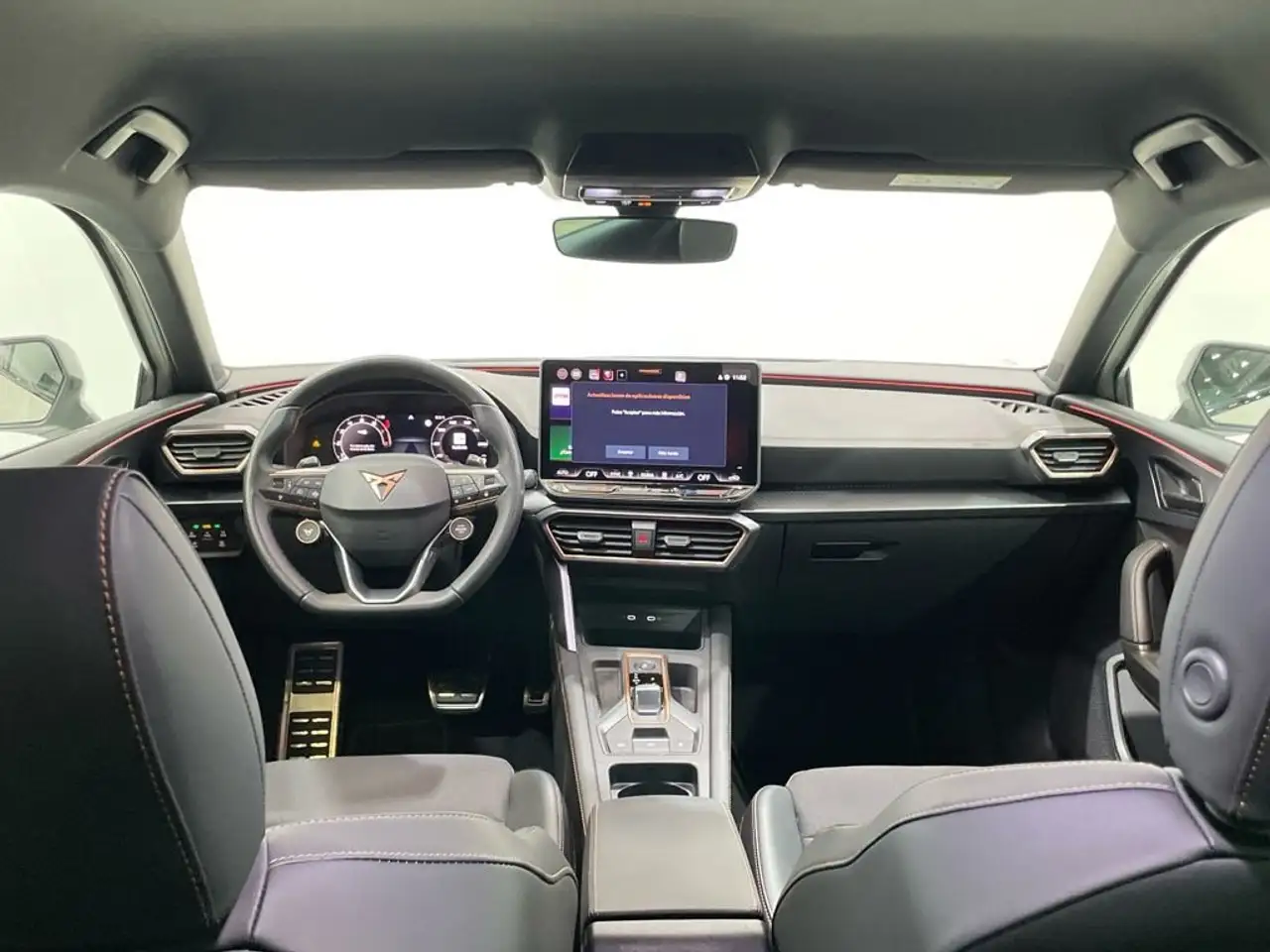 CUPRA Leon Sportstourer 1.5 eTSI 110 DSG — معرض صور السيارة 4
