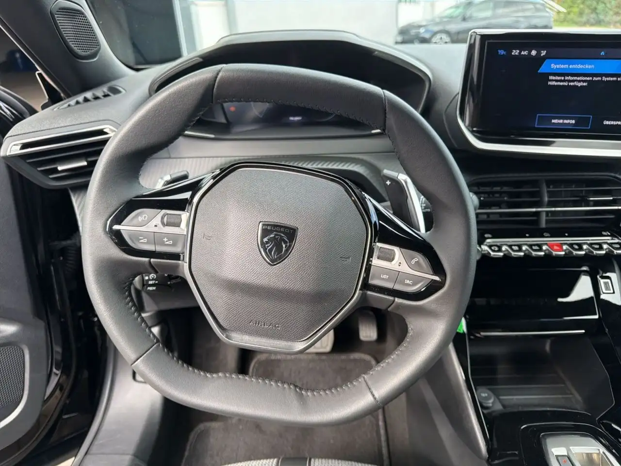 Peugeot 2008 Allure PureTech 130 EAT8 — Galerie du véhicule 11
