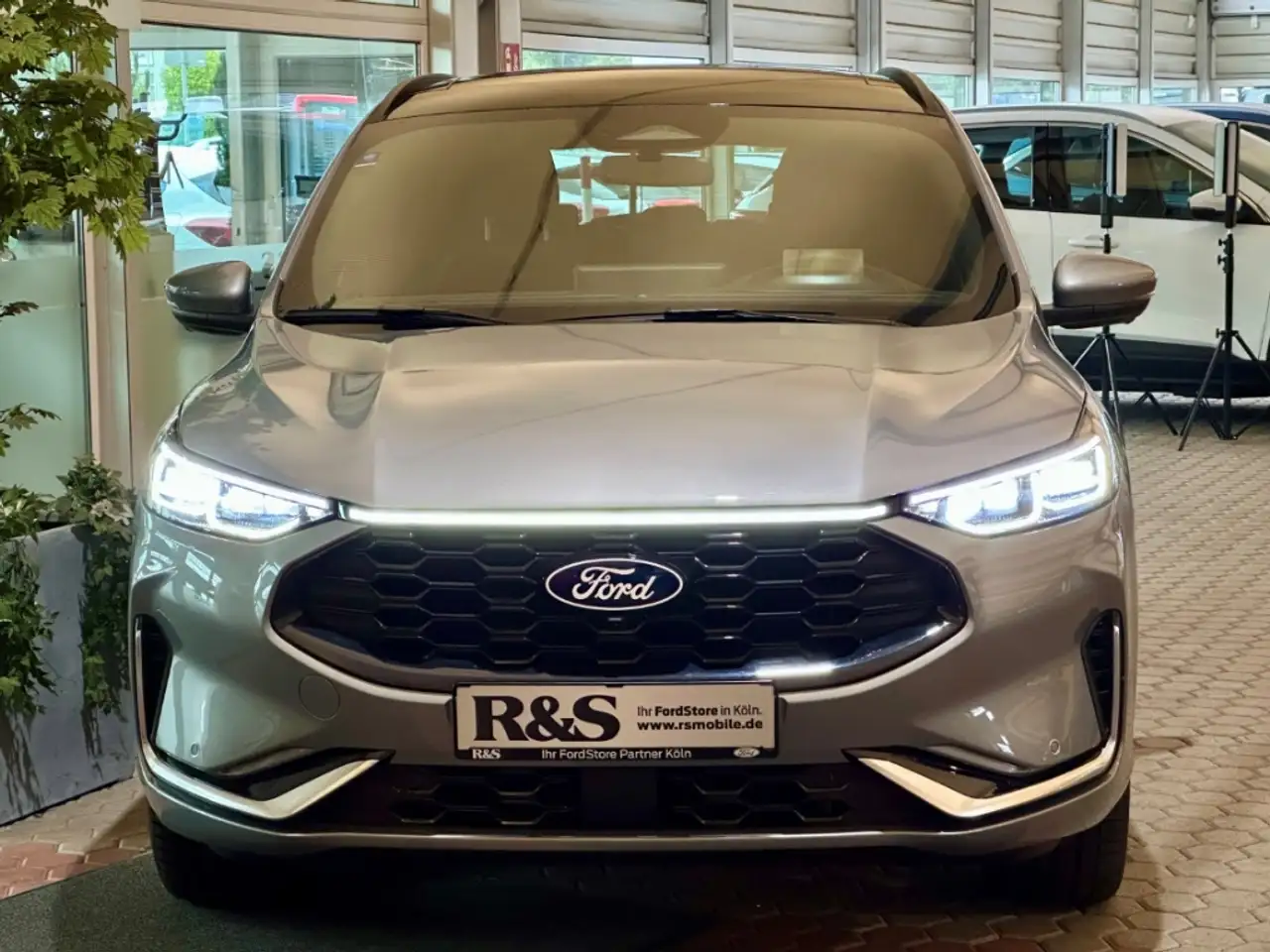 Ford Kuga ST-Line X+5J.Garantie*+360°Kamera+Pano+AHK — معرض صور السيارة 2