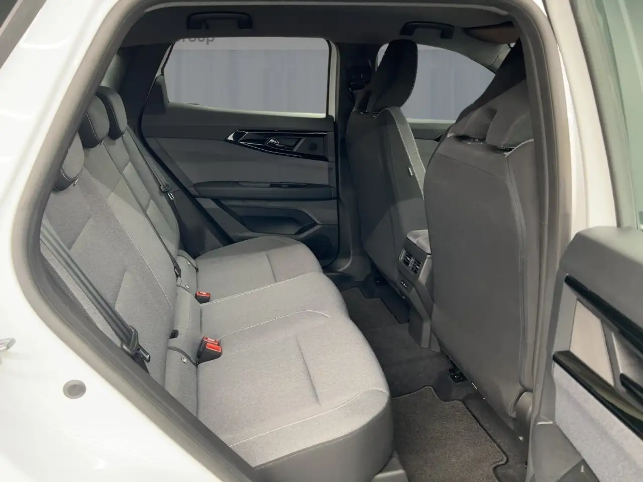 Renault Austral EVOLUTION TCe 160 AUTOMATIK SITZHEIZUNG — Galería del vehículo 9