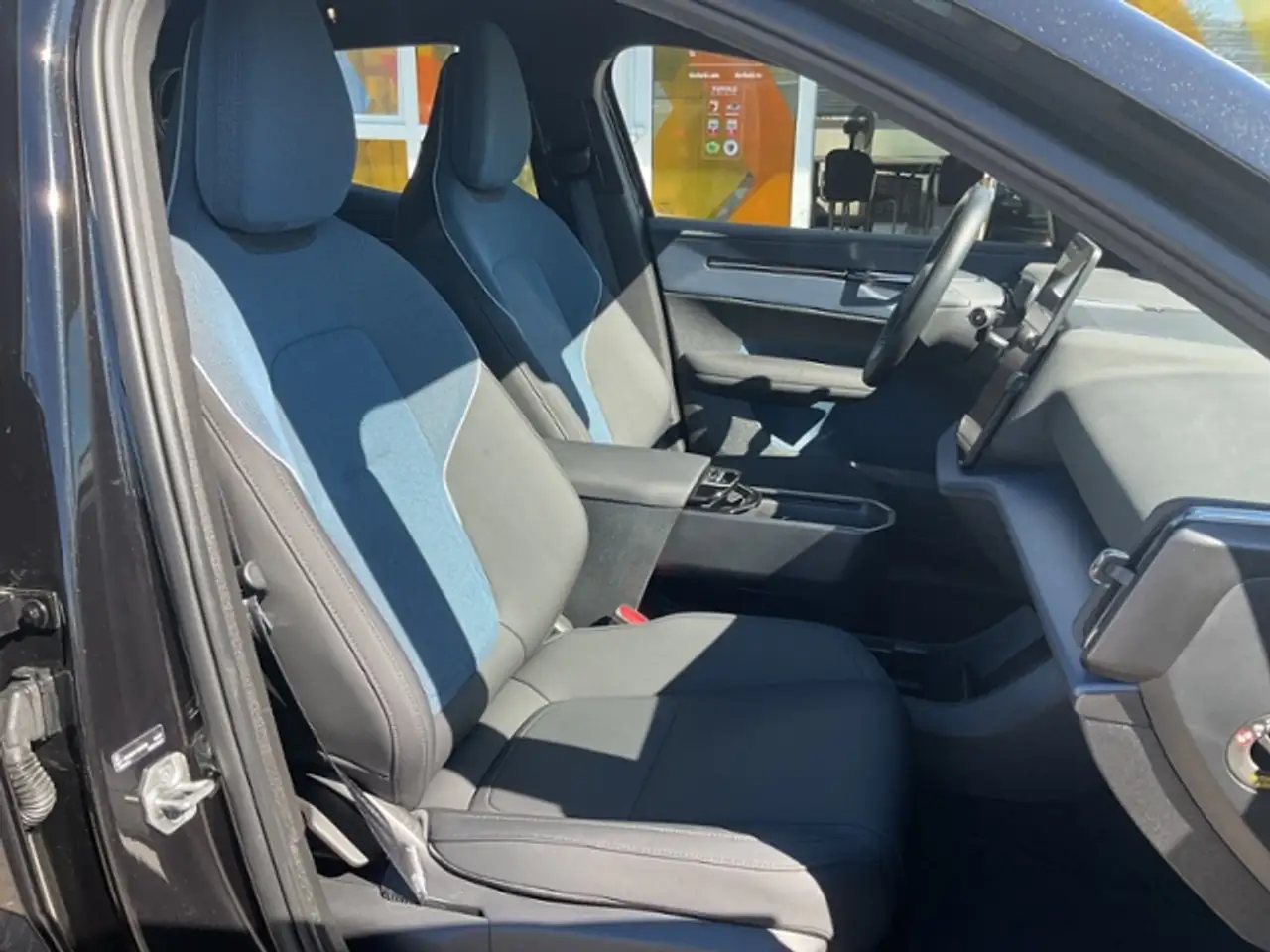 Volvo EX30 Plus 2WD Pure Electric ACC Kamera Google — Vehicle gallery 16