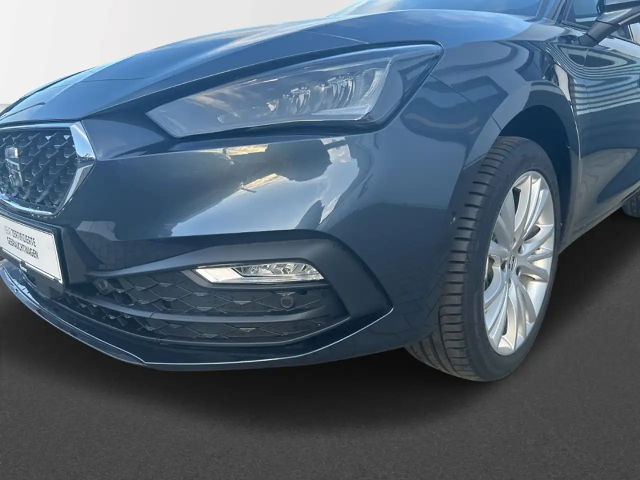 SEAT Leon 1.5 eTSI 110 kW Style Edition SHZ,PDC,LED,NAVI — Vehicle gallery 4