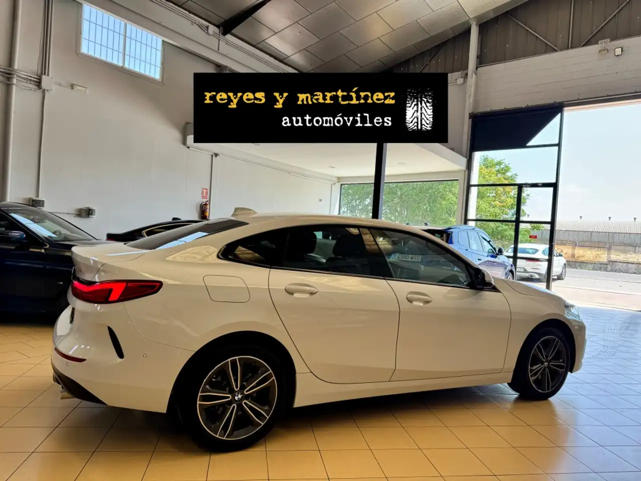 BMW 218 218dA Gran Coupé — Galería del vehículo 28