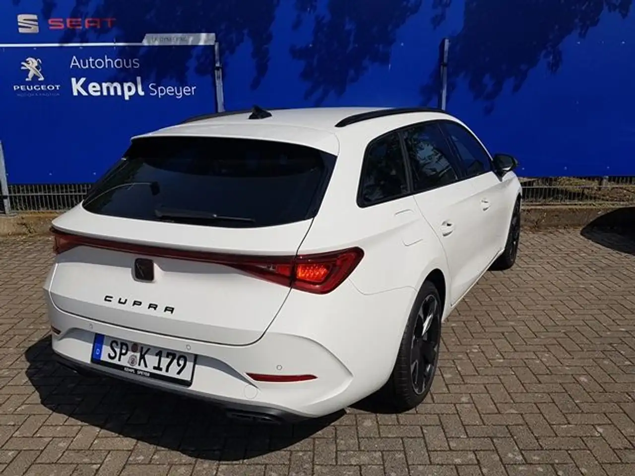 CUPRA Leon Sportstourer 1.5 TSI — معرض صور السيارة 3