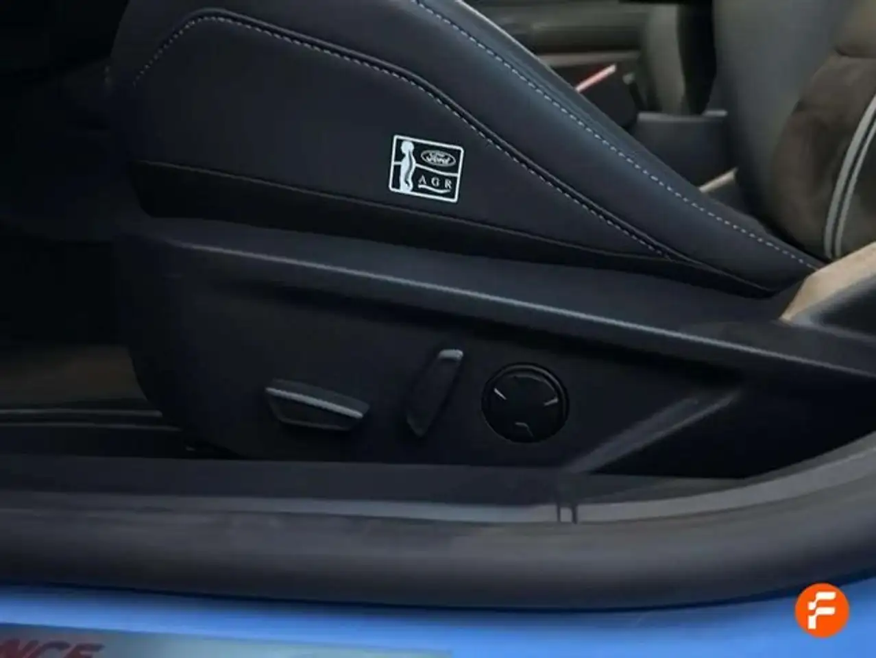 Ford Focus 2.3 Ecoboost ST Edition — Galería del vehículo 24