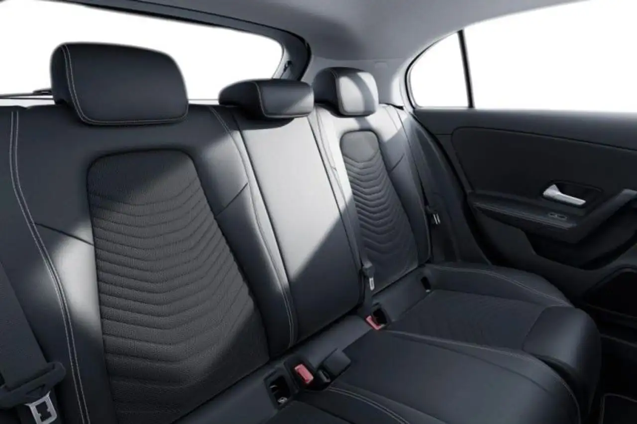 Mercedes-Benz A 250 e — Galería del vehículo 12