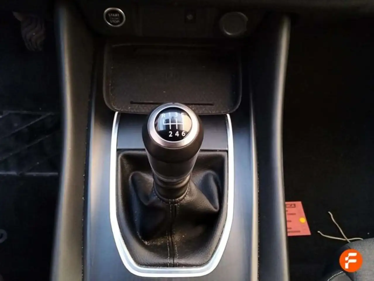 Nissan Qashqai DIG-T 103kW (140CV) mHEV 4x2 Acenta — Vehicle gallery 25