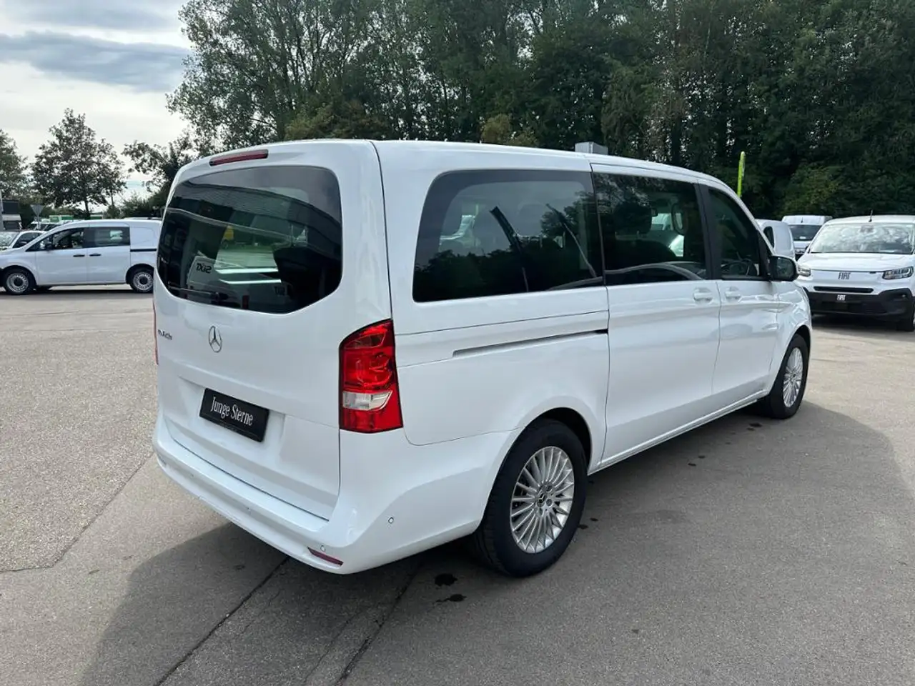 Mercedes-Benz EQV 250 Lang mopf Distronic 8Sitz Kamera MBUX — معرض صور السيارة 7