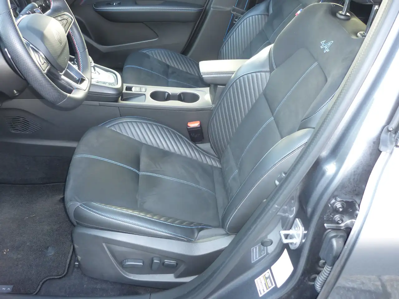 Renault Arkana Arkana Esprit Alpine Mild Hybrid TCE 160 EDC — معرض صور السيارة 7