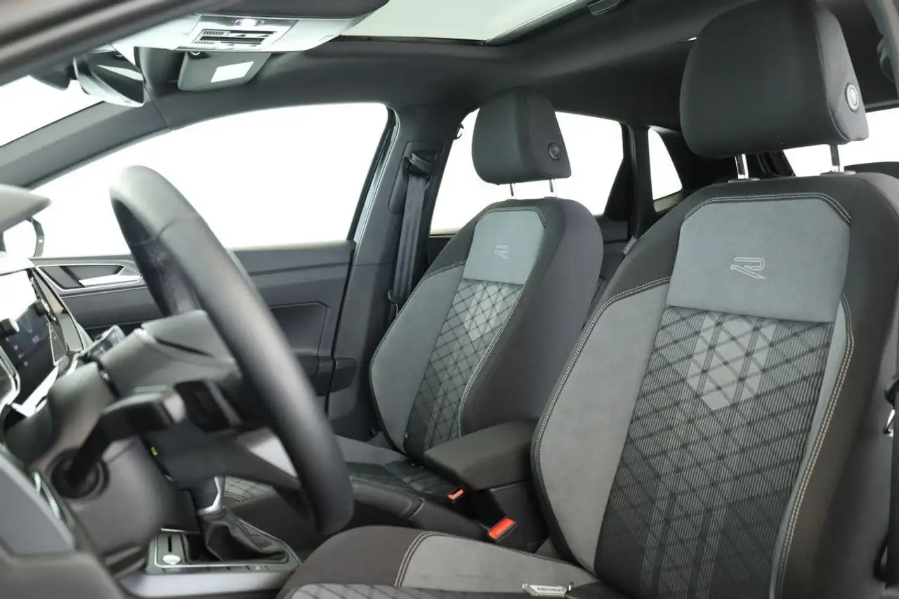 Volkswagen Polo 1.0 TSI DSG R-Line IQ Pano Navi ACC Kam 17" — Galerie du véhicule 14