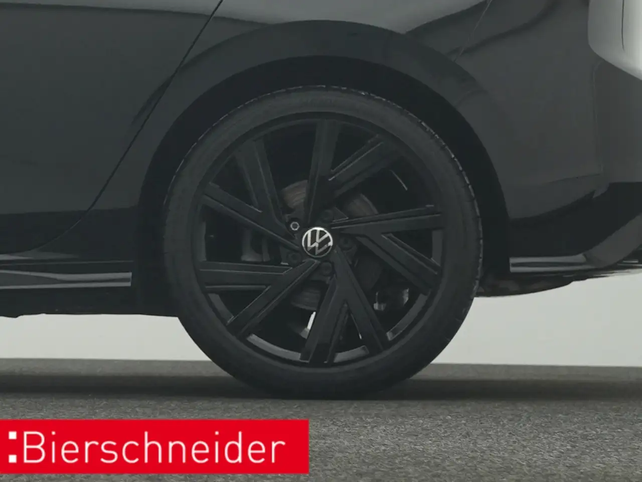 Volkswagen Golf 8 1.5 eTSI DSG R-Line NAVI AHK ACC LED HARMAN — Galerie du véhicule 28
