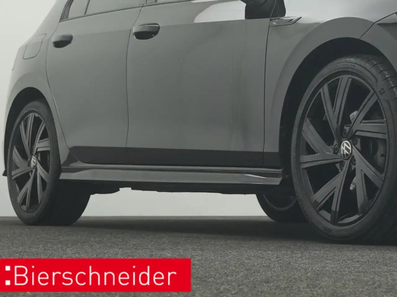 Volkswagen Golf 8 1.5 eTSI DSG R-Line NAVI AHK ACC LED HARMAN — Galerie du véhicule 34