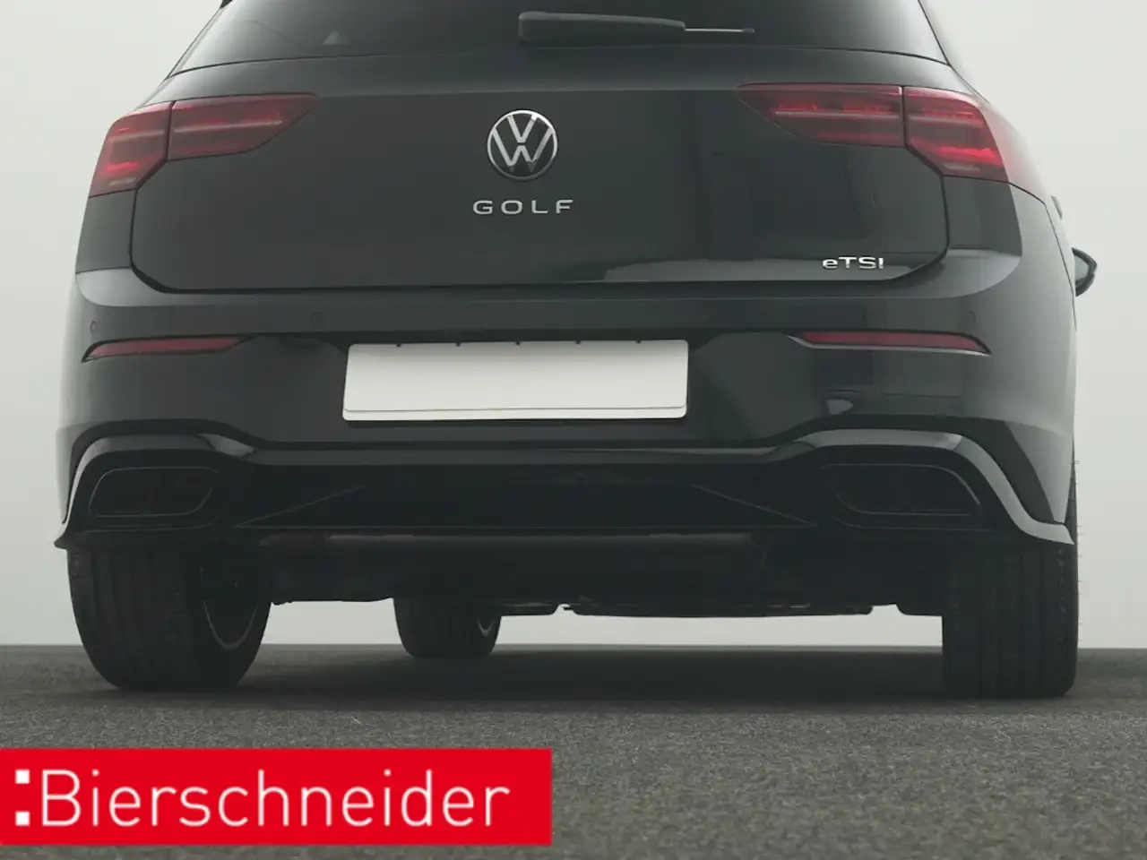 Volkswagen Golf 8 1.5 eTSI DSG R-Line NAVI AHK ACC LED HARMAN — Galerie du véhicule 32