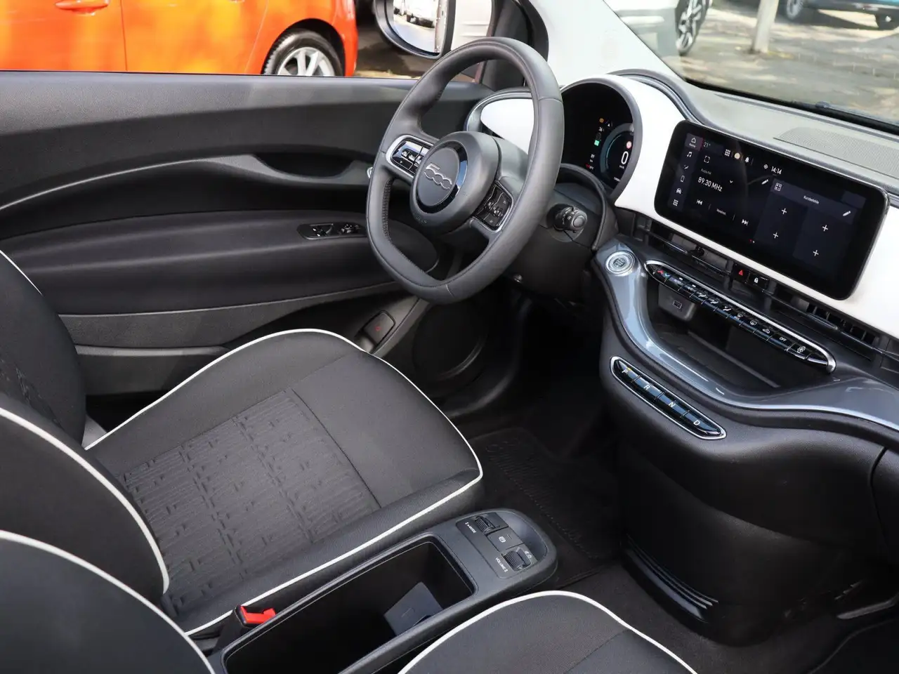 Fiat 500e Neuer 500C Base*PDC*Klimaautomatik*ALU*CarPlay* — Vehicle gallery 3