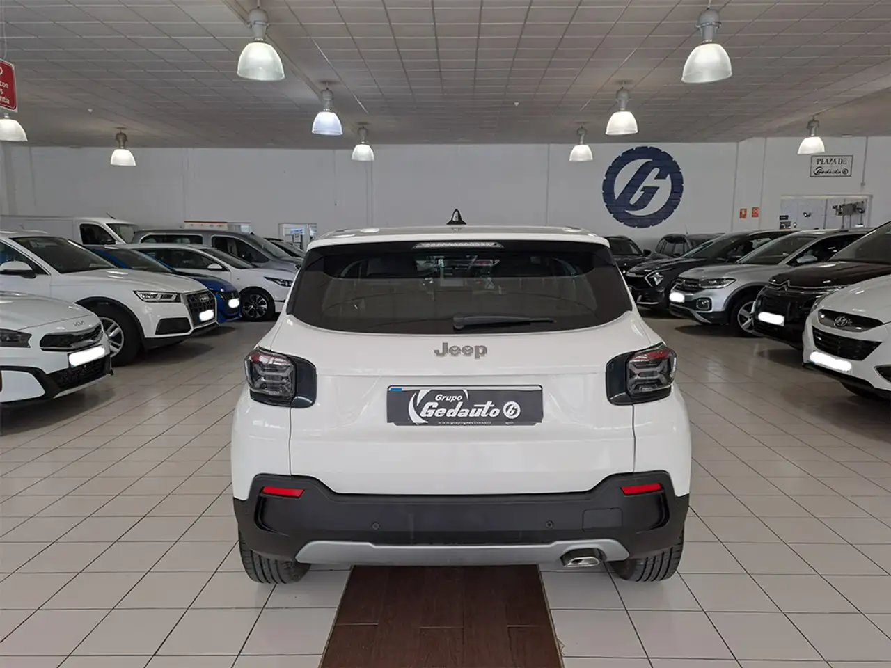 Jeep Avenger 1.2 G 74KW ALTITUDE 5P — معرض صور السيارة 17