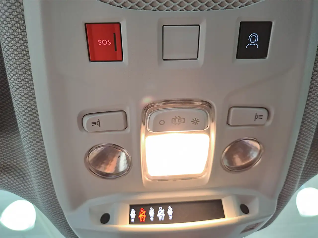 Jeep Avenger 1.2 G 74KW ALTITUDE 5P — معرض صور السيارة 5