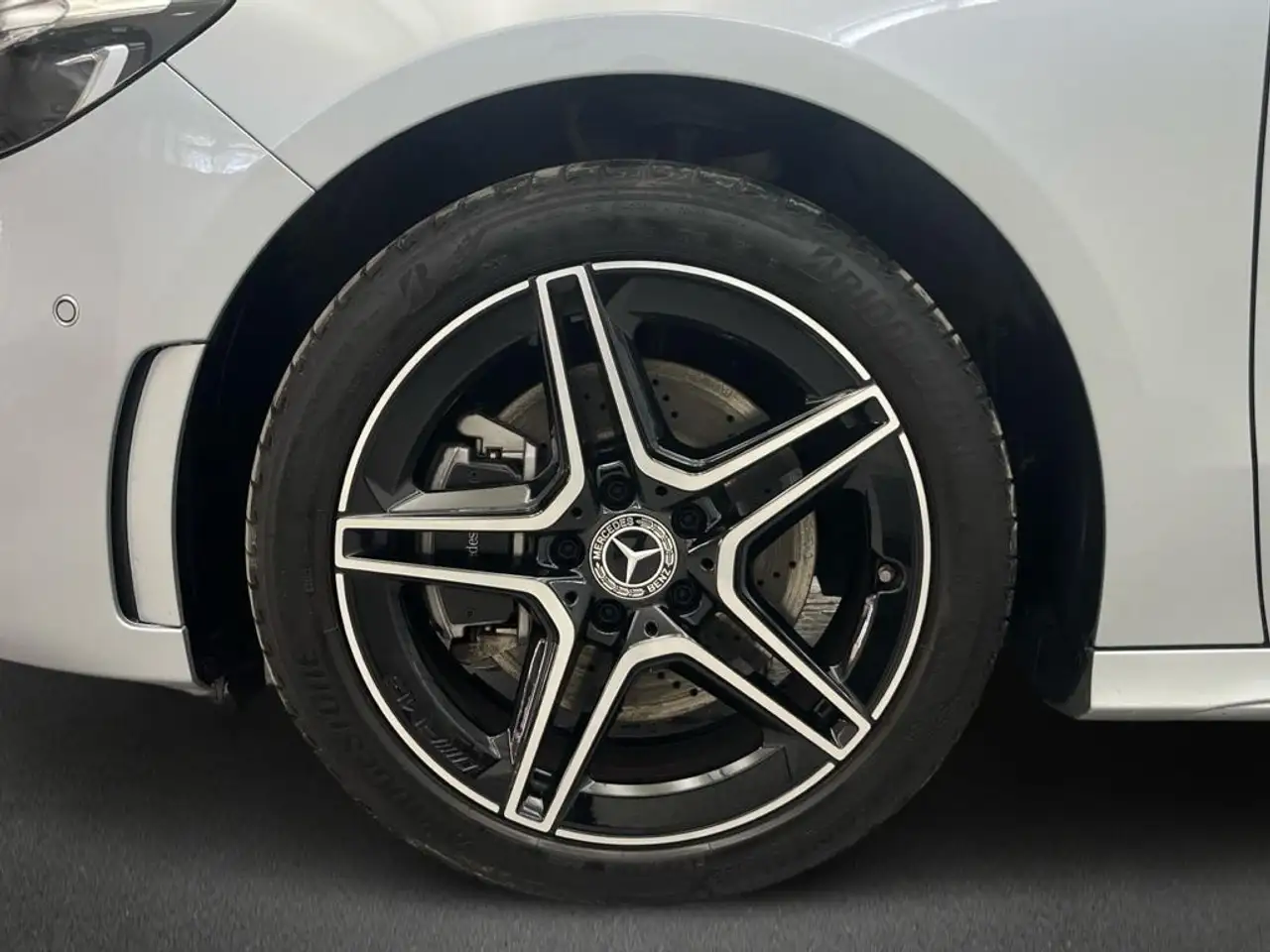 Mercedes-Benz B 250 e — معرض صور السيارة 5