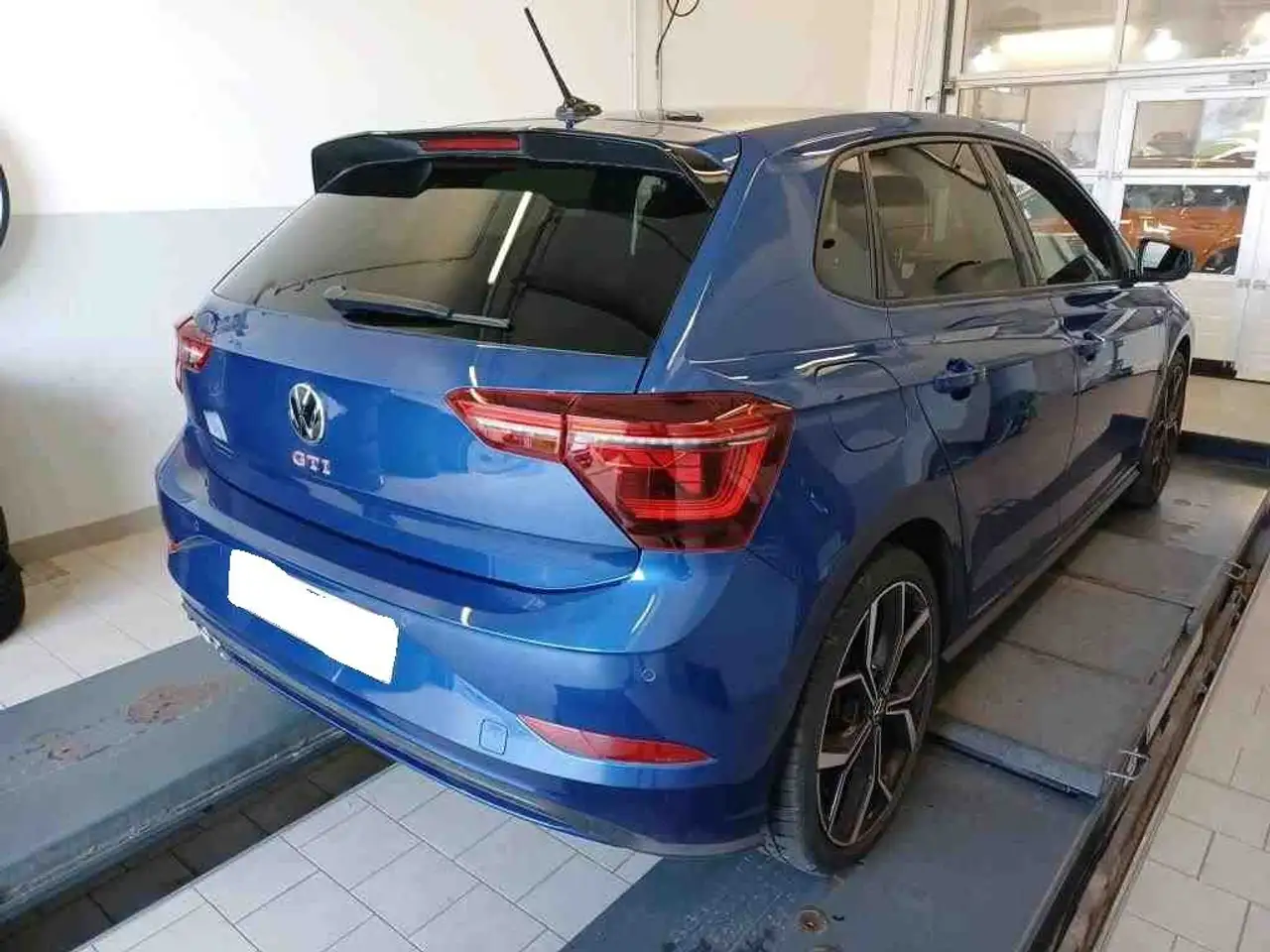 Volkswagen Polo GTI 2.0 TSI Matrix ACC Faro18 IQ Drive Sitzh — Galería del vehículo 4
