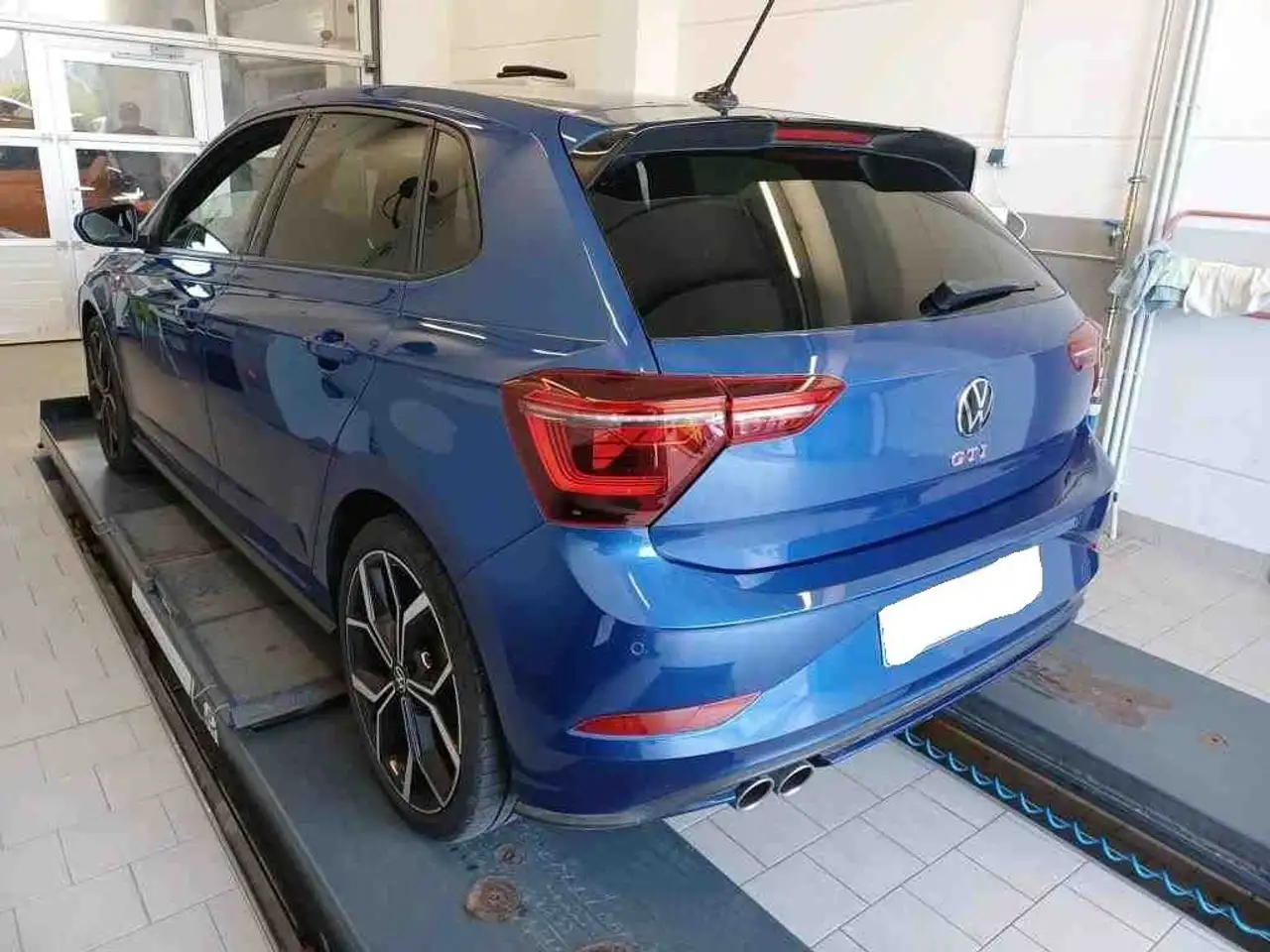 Volkswagen Polo GTI 2.0 TSI Matrix ACC Faro18 IQ Drive Sitzh — Galería del vehículo 5