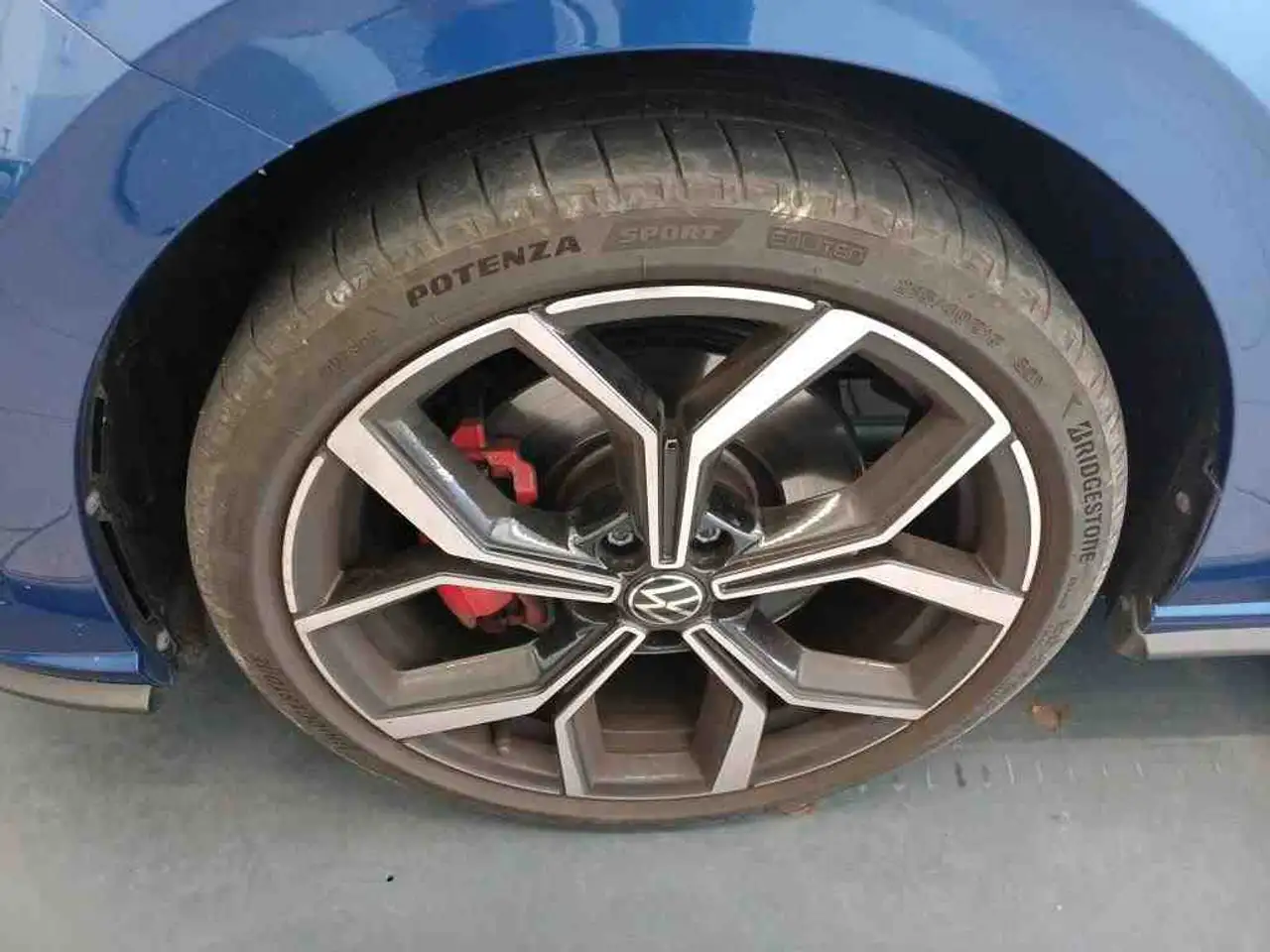 Volkswagen Polo GTI 2.0 TSI Matrix ACC Faro18 IQ Drive Sitzh — Galería del vehículo 6
