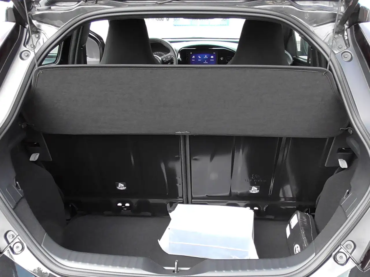 Toyota Aygo X Sitzheizung,Metallik-Lack,Zentralverriegelung-Funk,Tempomat,Geschwindigkeitsbegrenzer, Radio, 5-türig, Klimaanlage. — Galería del vehículo 12