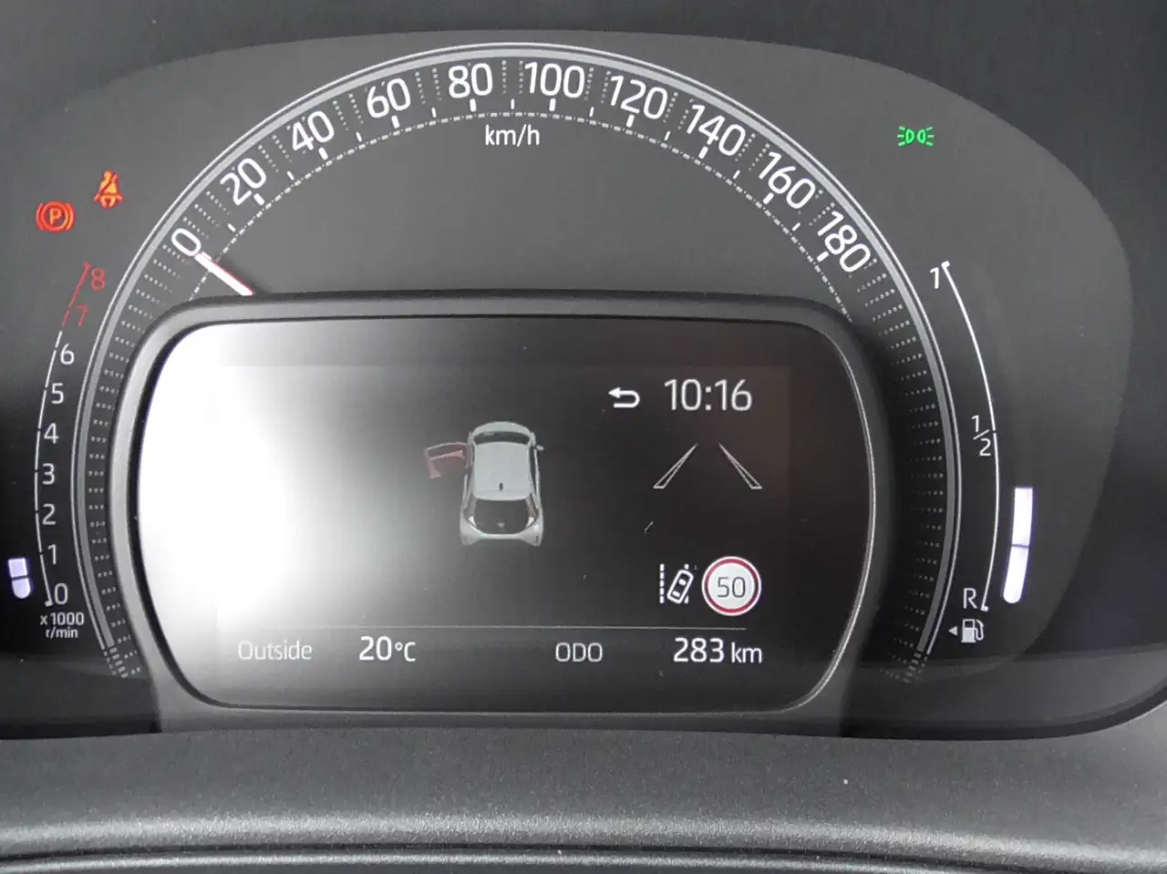 Toyota Aygo X Sitzheizung,Metallik-Lack,Zentralverriegelung-Funk,Tempomat,Geschwindigkeitsbegrenzer, Radio, 5-türig, Klimaanlage. — Galería del vehículo 17