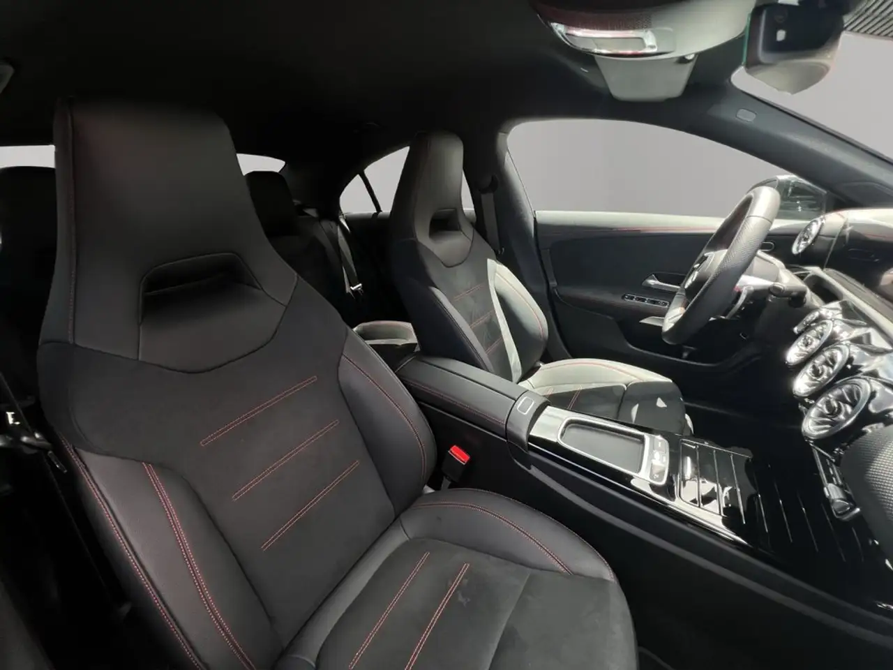 Mercedes-Benz CLA 250 e — Galería del vehículo 20