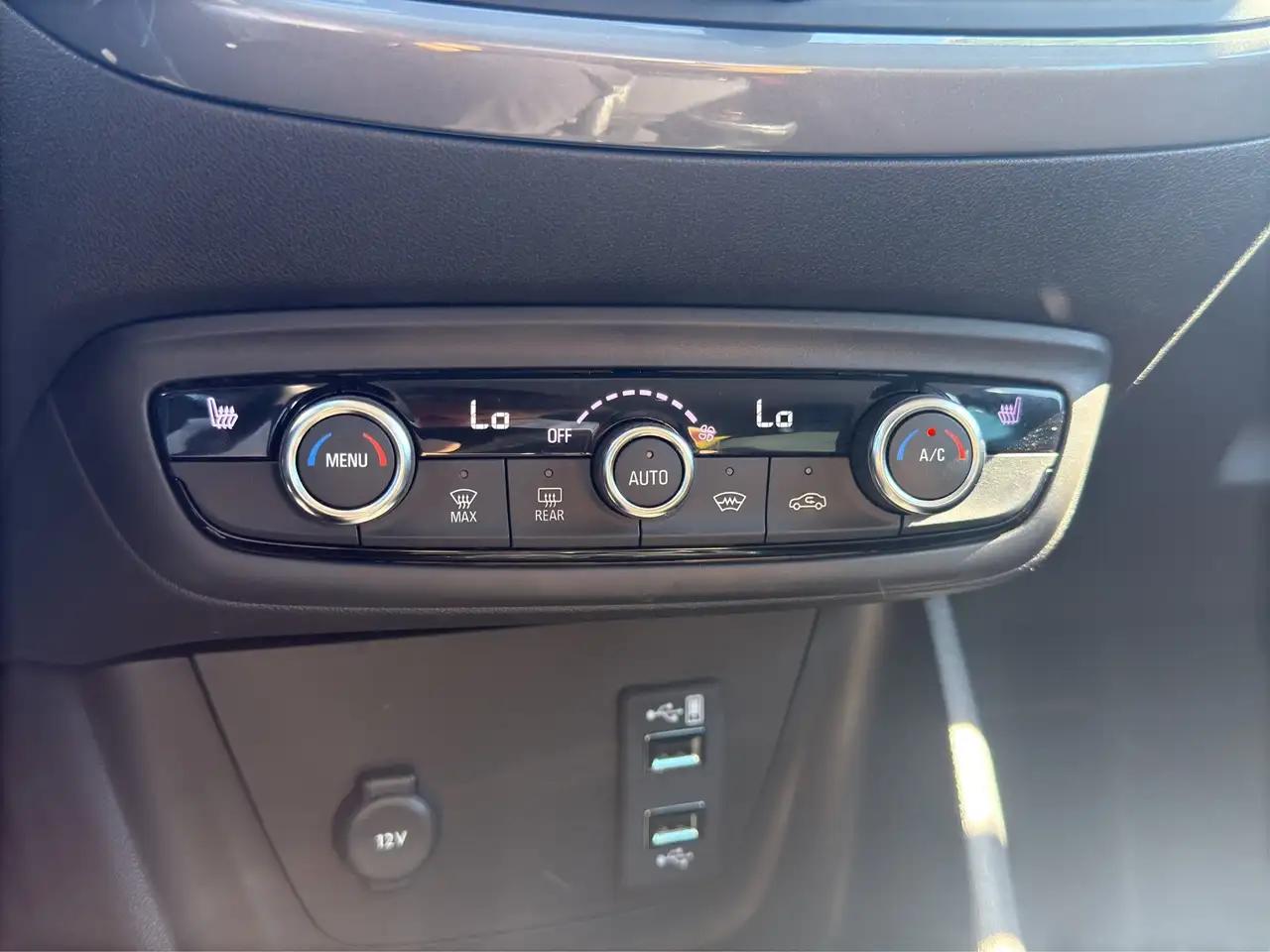 Opel Crossland 1.2 Turbo Elegance AHK+LED+Navi+Kamera — Vehicle gallery 28