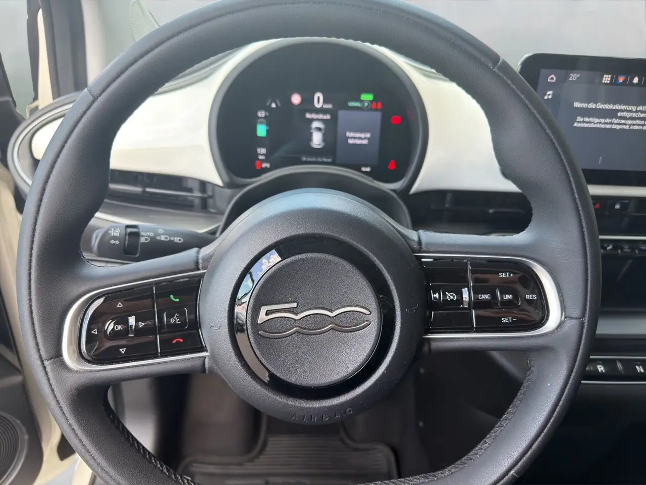 Fiat 500e *ALU*CARPLAY*LED* — Galerie du véhicule 11