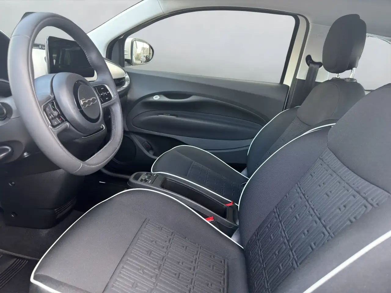 Fiat 500e *ALU*CARPLAY*LED* — Galerie du véhicule 10