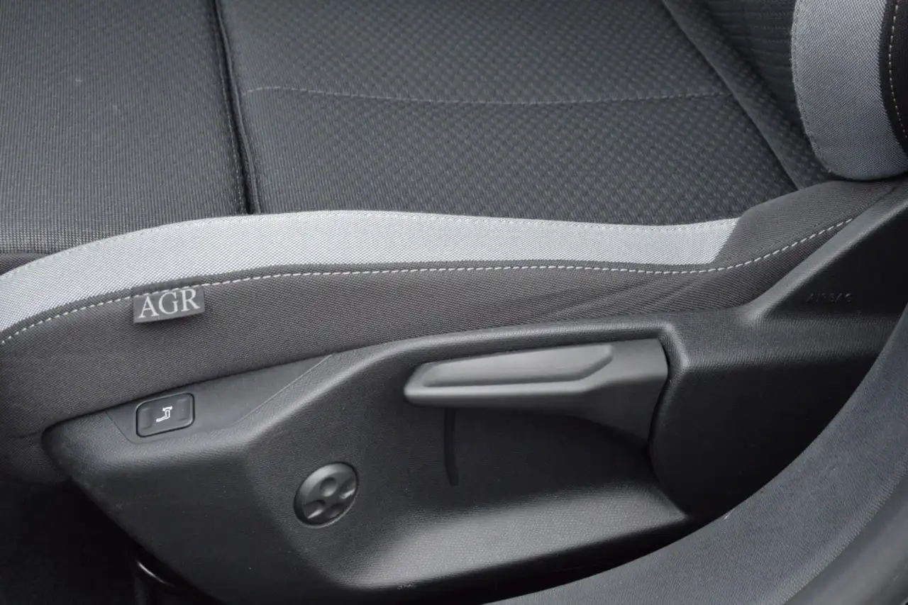 Opel Astra L Sports Tourer Enjoy / RFK / GJR / Navi — Galería del vehículo 10