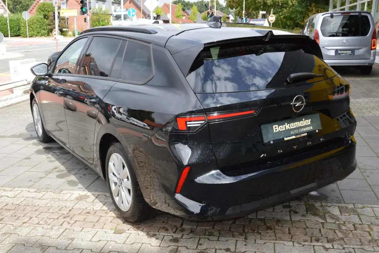 Opel Astra L Sports Tourer Enjoy / RFK / GJR / Navi — Galería del vehículo 3