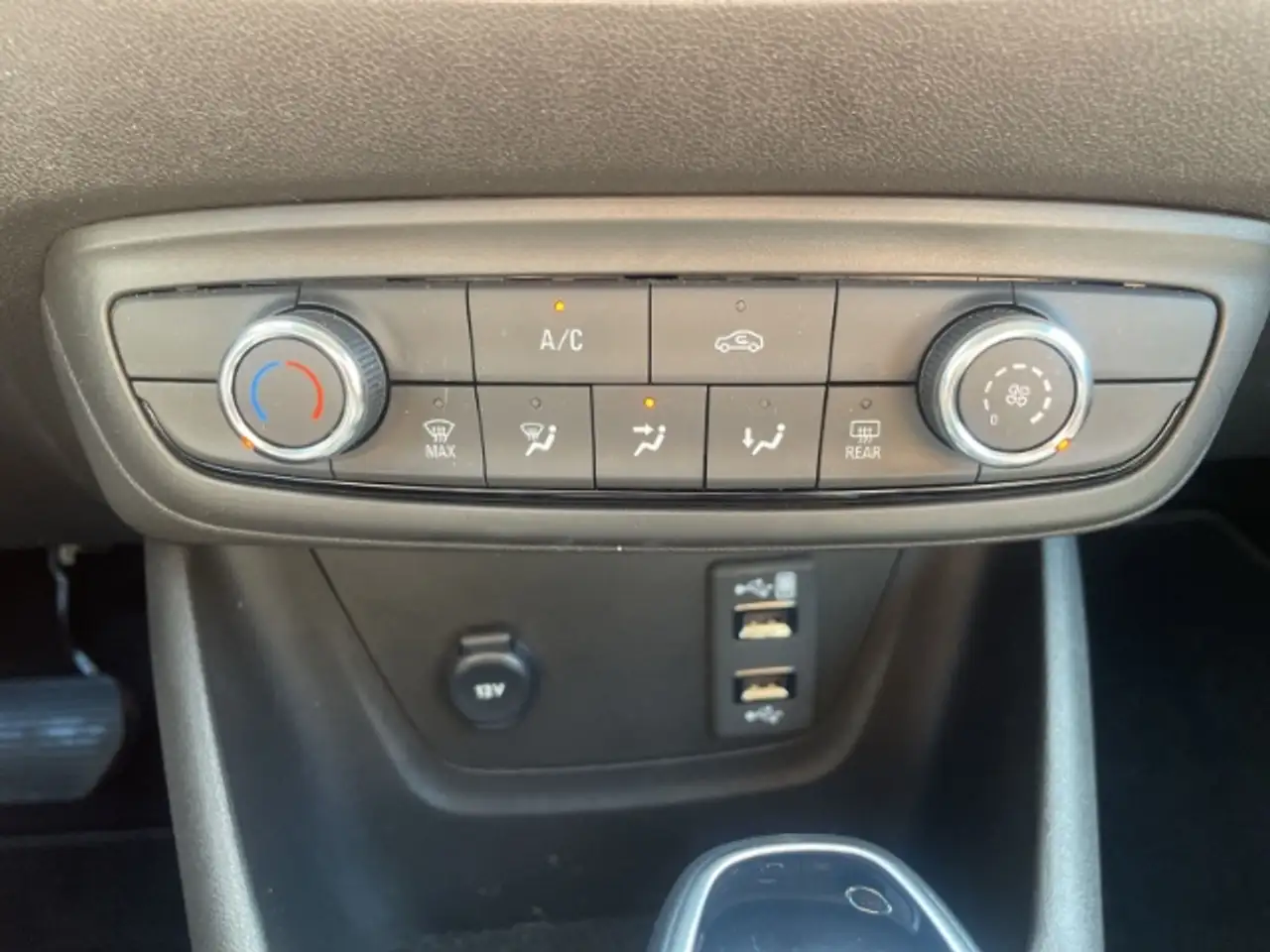 Opel Crossland Enjoy 1.2 Turbo LED - Bluetooth - Rückfahrkamera — Galería del vehículo 18