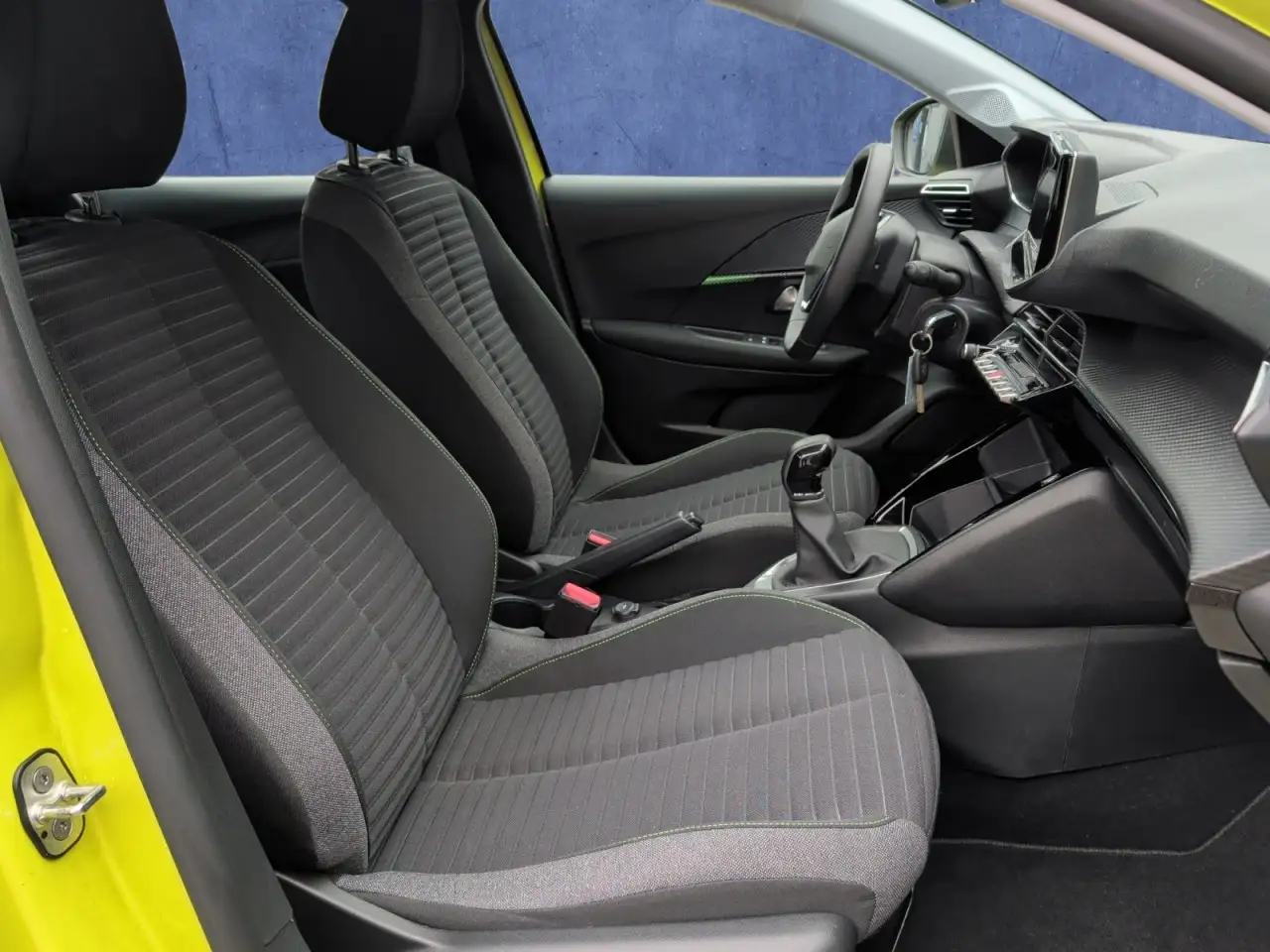 Peugeot 208 Active PureTech Sitzheizung+Tempomat+LED Klima — معرض صور السيارة 11