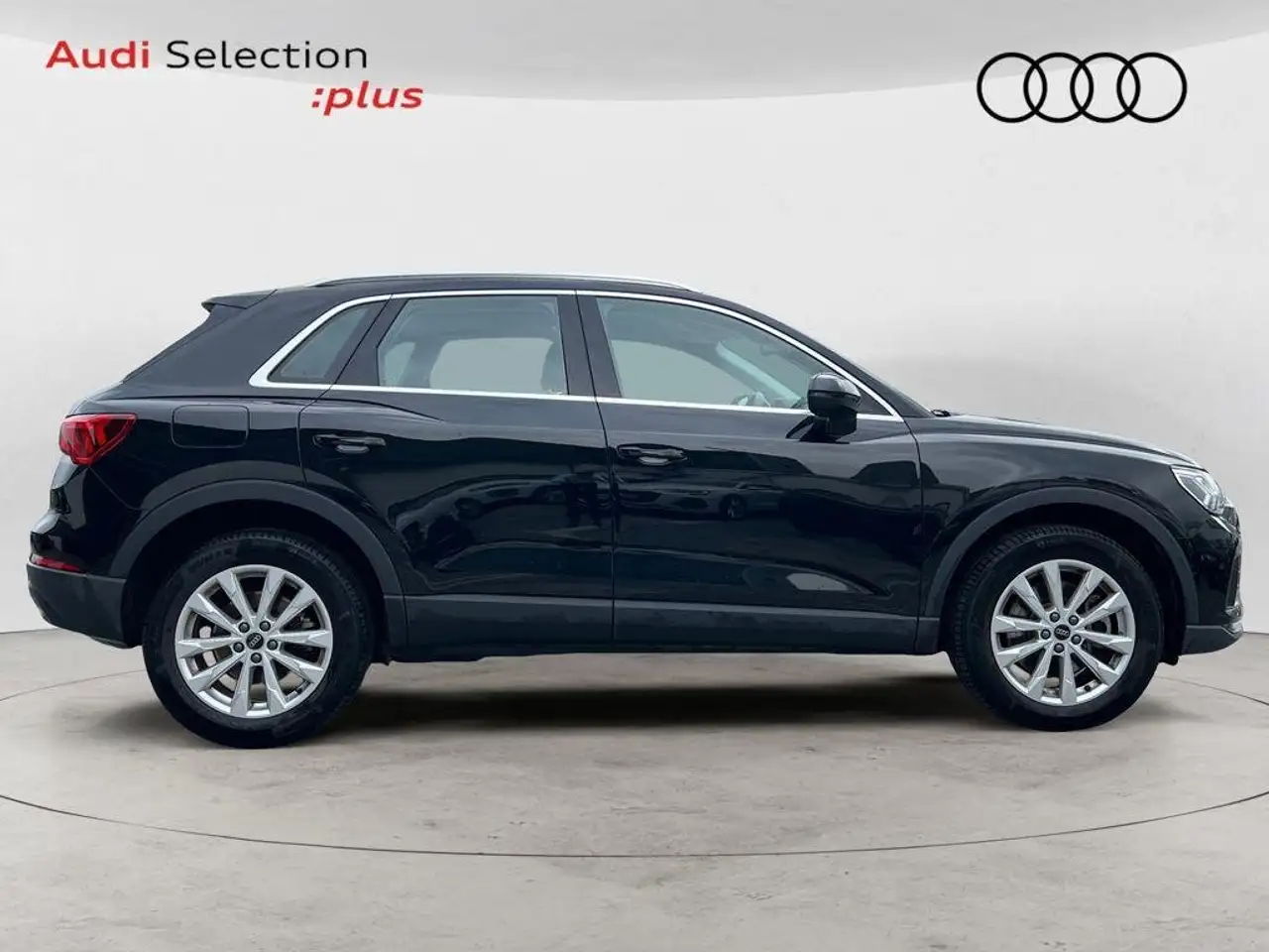 Audi Q3 45 TFSIe Advanced S-tronic — Vehicle gallery 3
