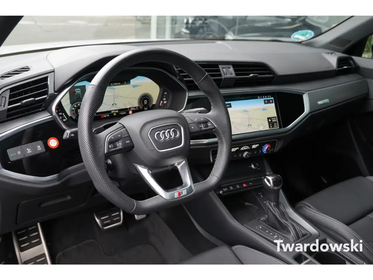 Audi Q3 Sportback S line Keyless Matrix Pano ACC Kamera — معرض صور السيارة 9