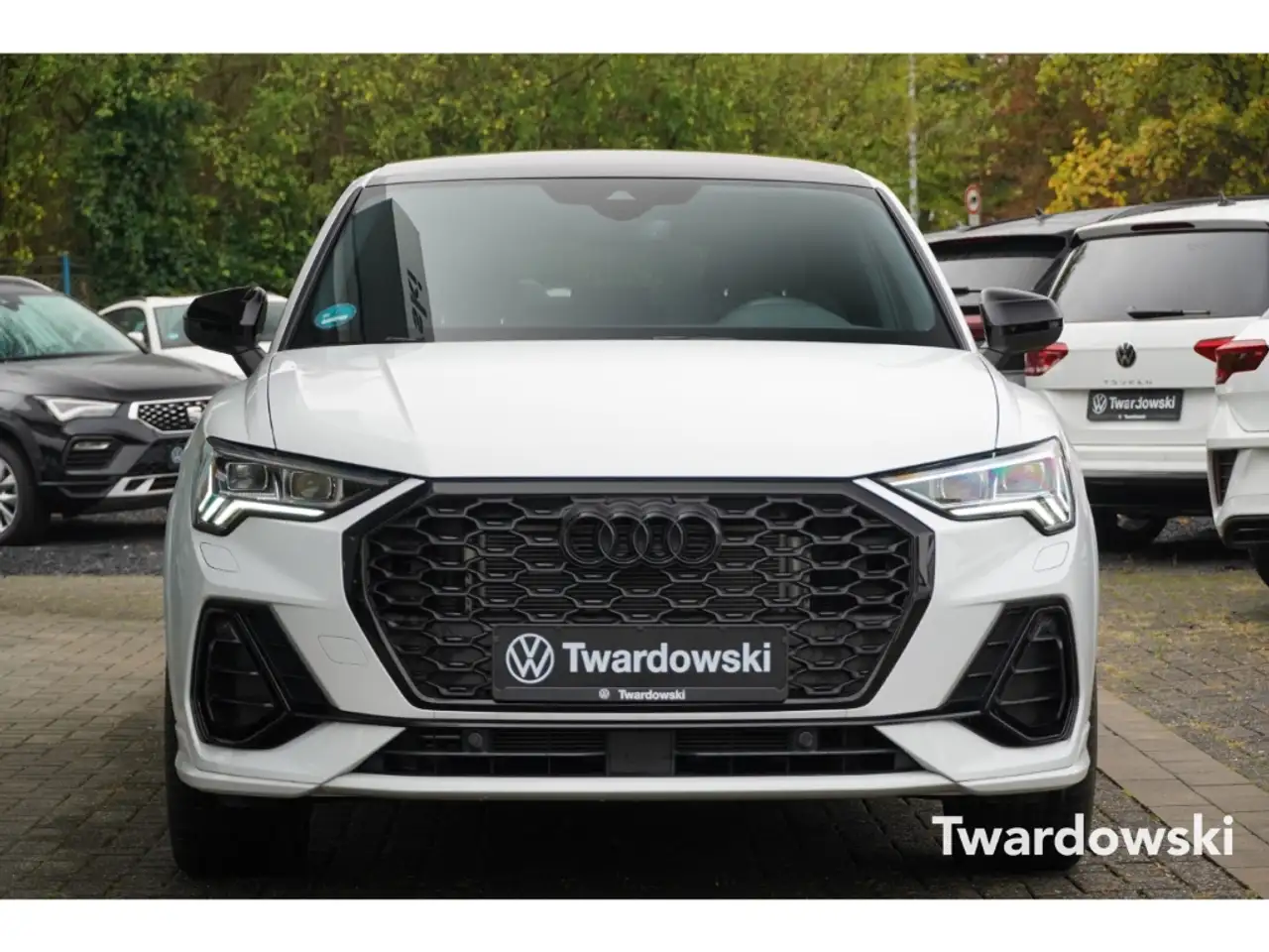 Audi Q3 Sportback S line Keyless Matrix Pano ACC Kamera — معرض صور السيارة 2