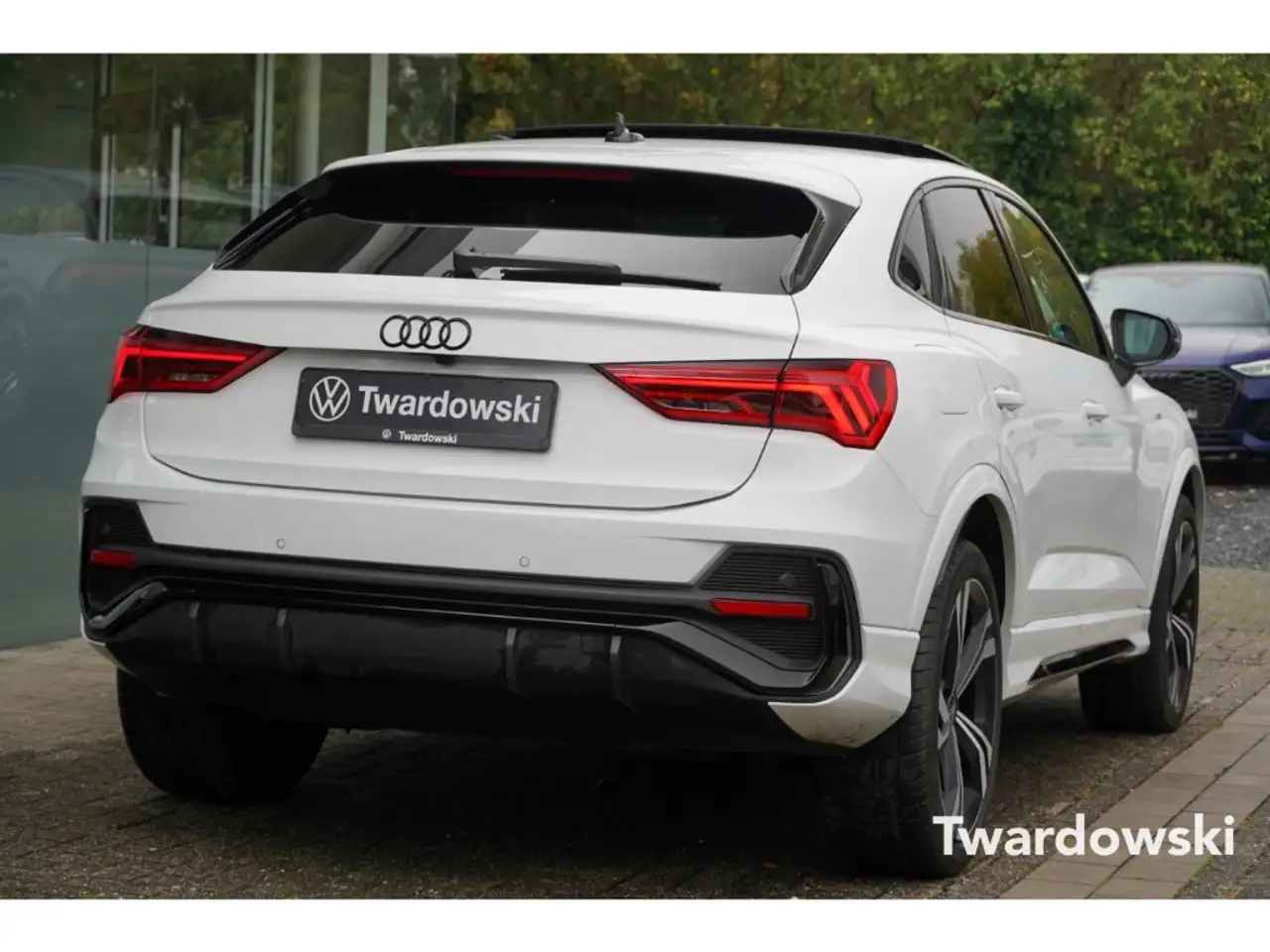 Audi Q3 Sportback S line Keyless Matrix Pano ACC Kamera — معرض صور السيارة 6