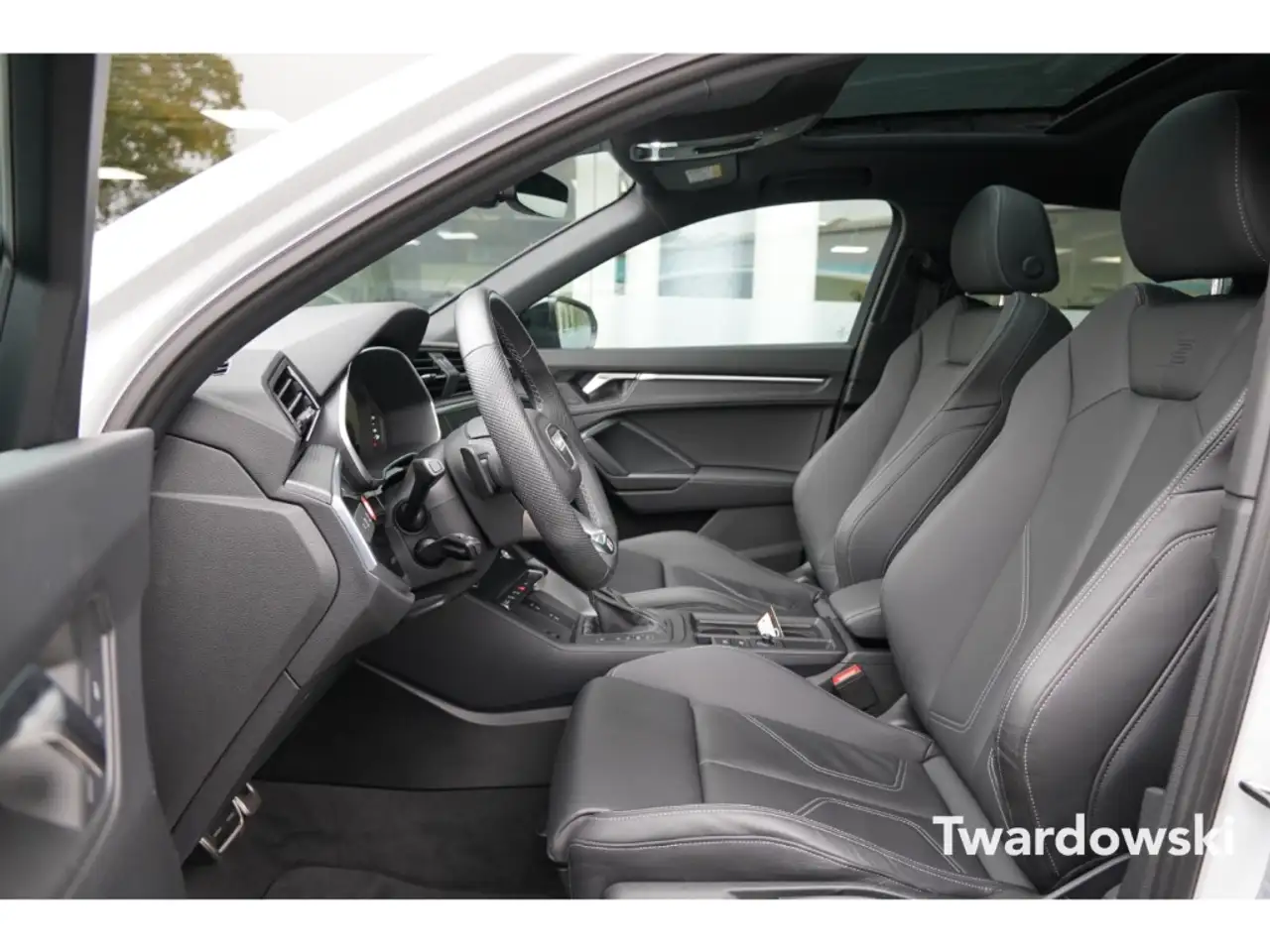 Audi Q3 Sportback S line Keyless Matrix Pano ACC Kamera — معرض صور السيارة 12