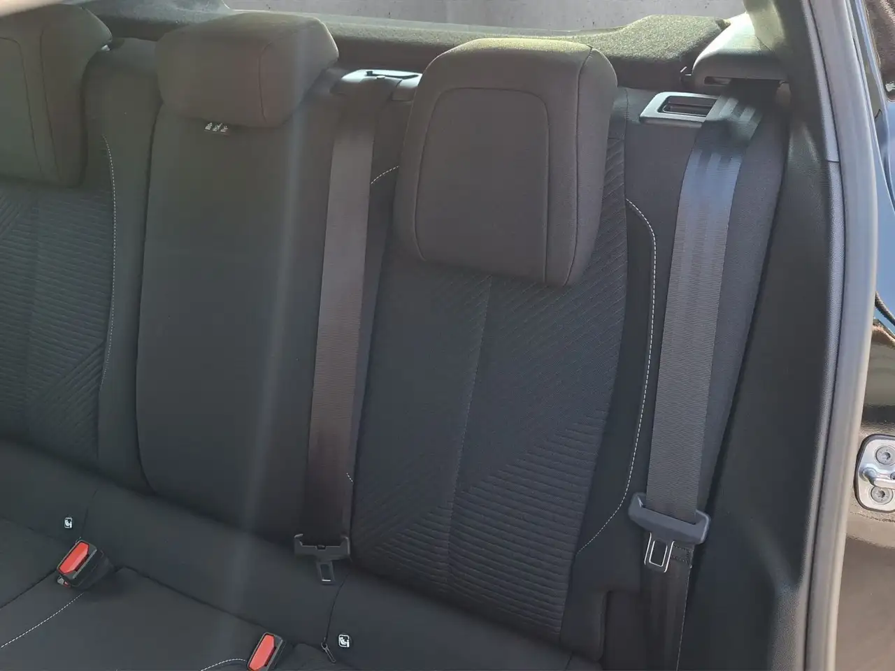 Peugeot 308 130 Active Pack — Vehicle gallery 13