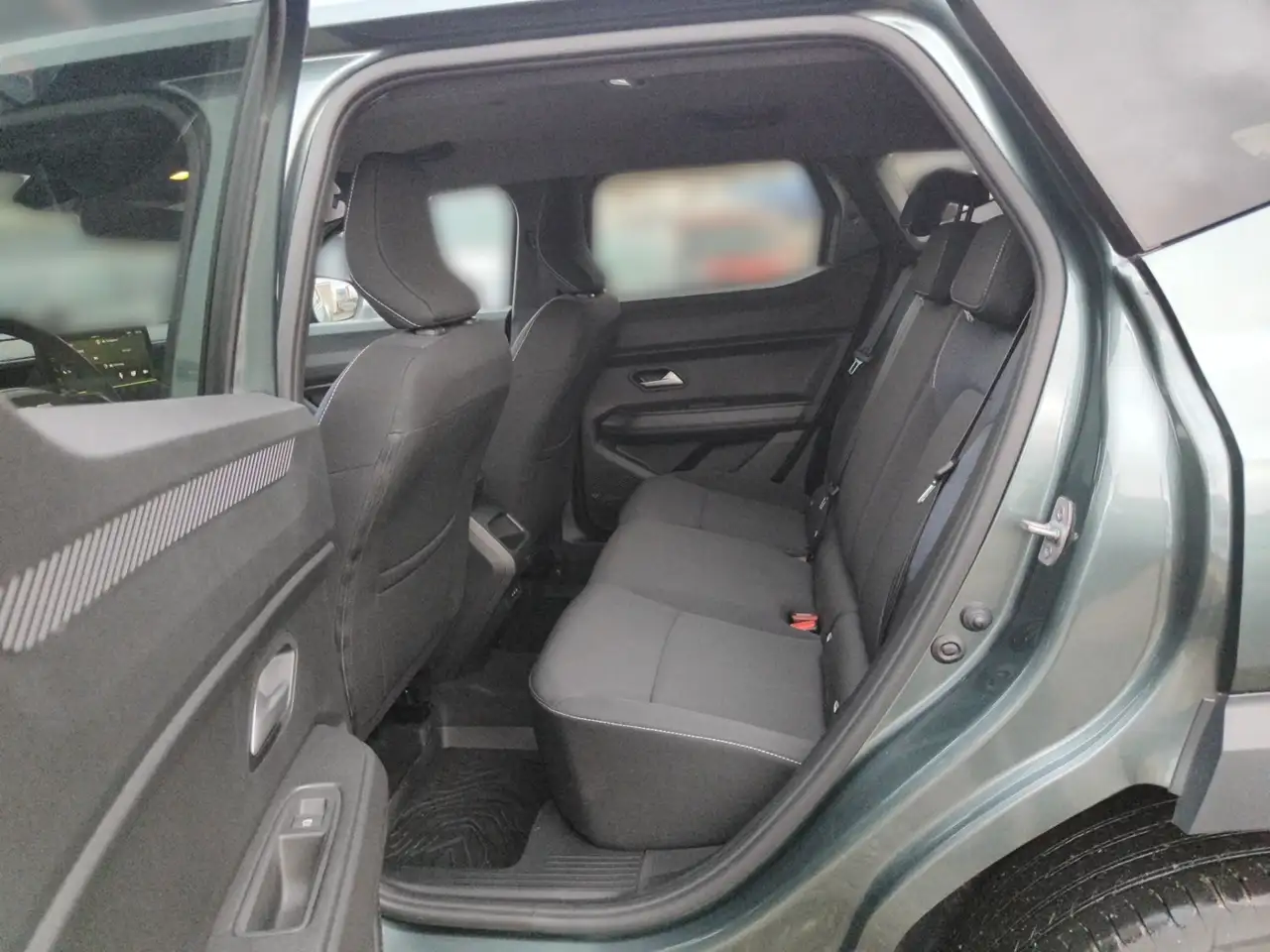 Dacia Duster Journey HYBRID 140 — Galerie du véhicule 12