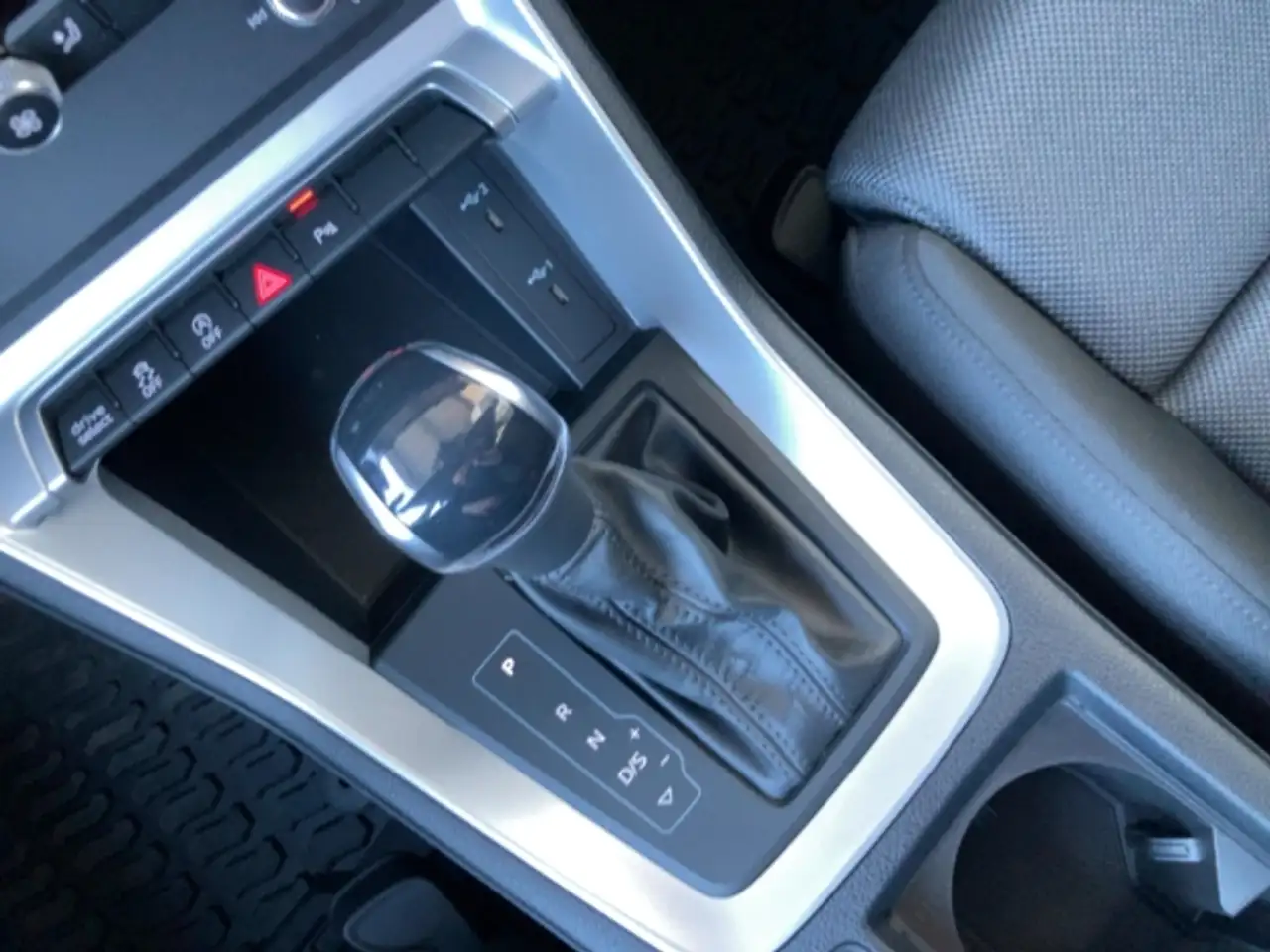 Audi Q3 35 TFSI advanced Sport Virtual LED Plus Standheiz. — Vehicle gallery 11