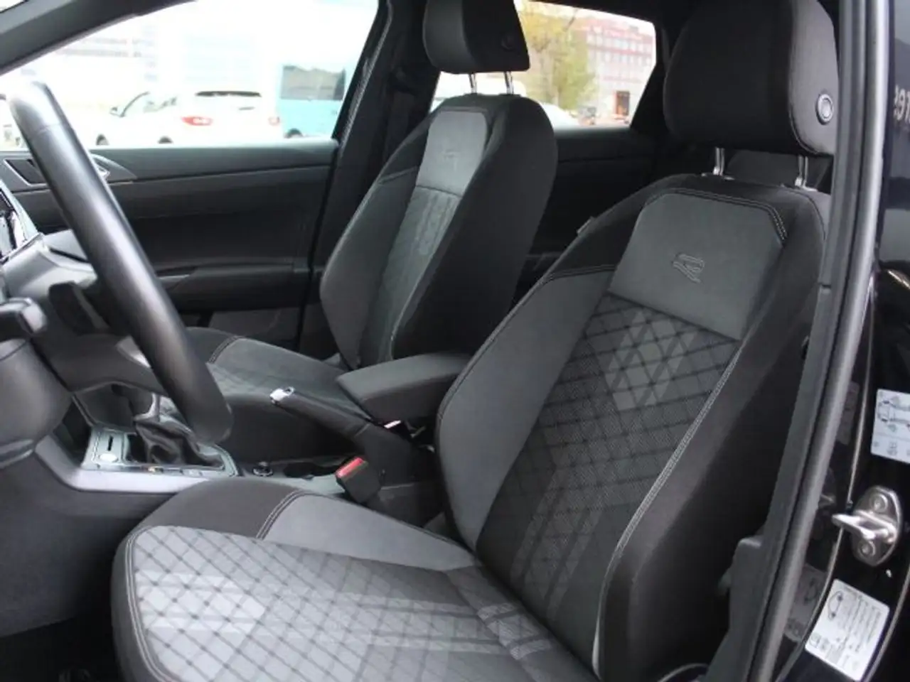 Volkswagen Taigo 1.5 TSI R-Line DSG 110kW — Galería del vehículo 10