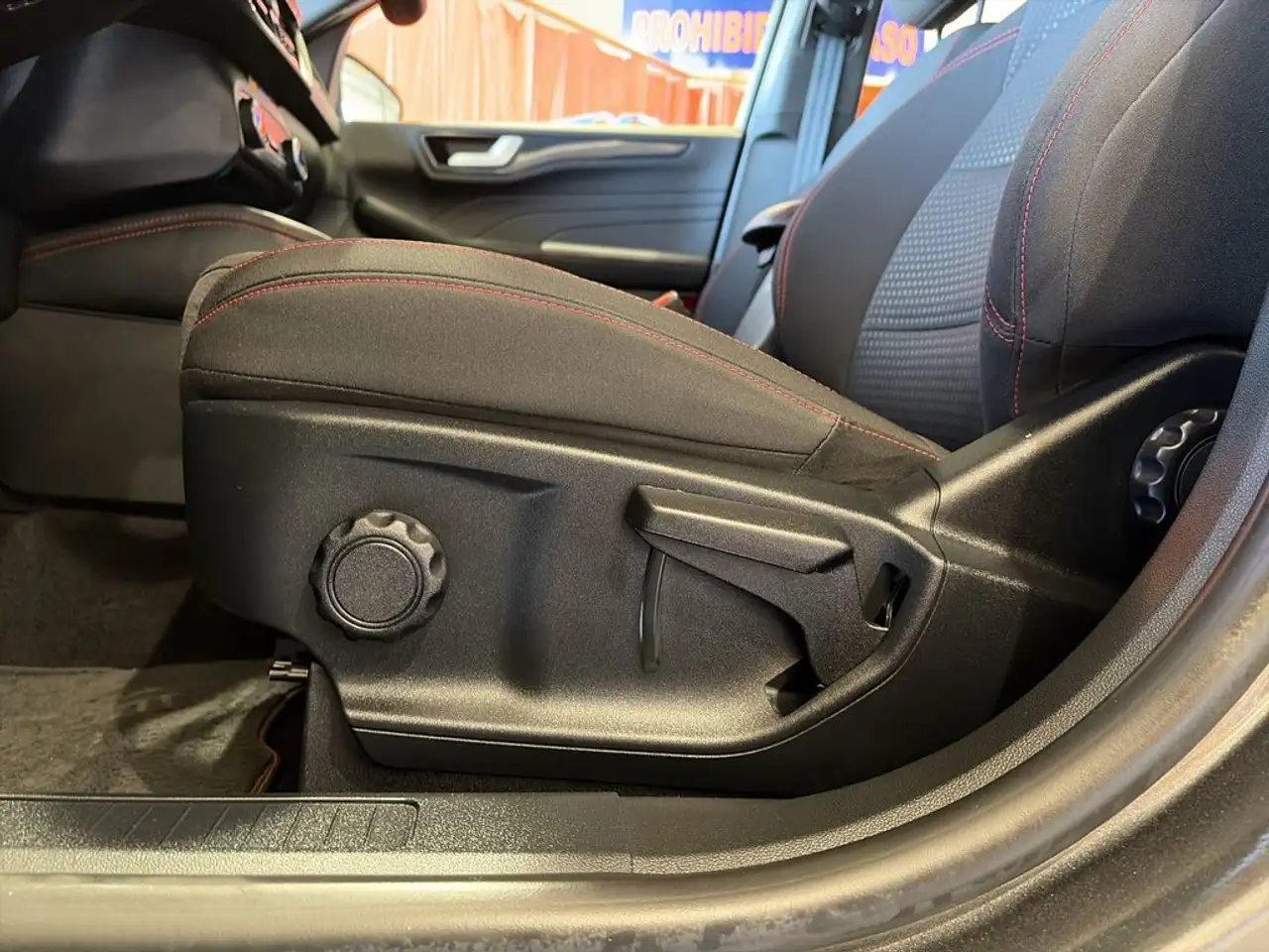 Ford Kuga 2.5 Duratec FHEV ST-Line 4x2 Aut. — Galería del vehículo 9
