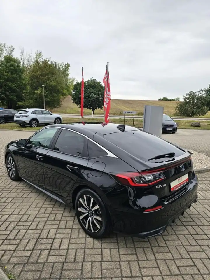 Honda Civic e:HEV 2.0 i-MMD Hybrid Elegance — Galerie du véhicule 11