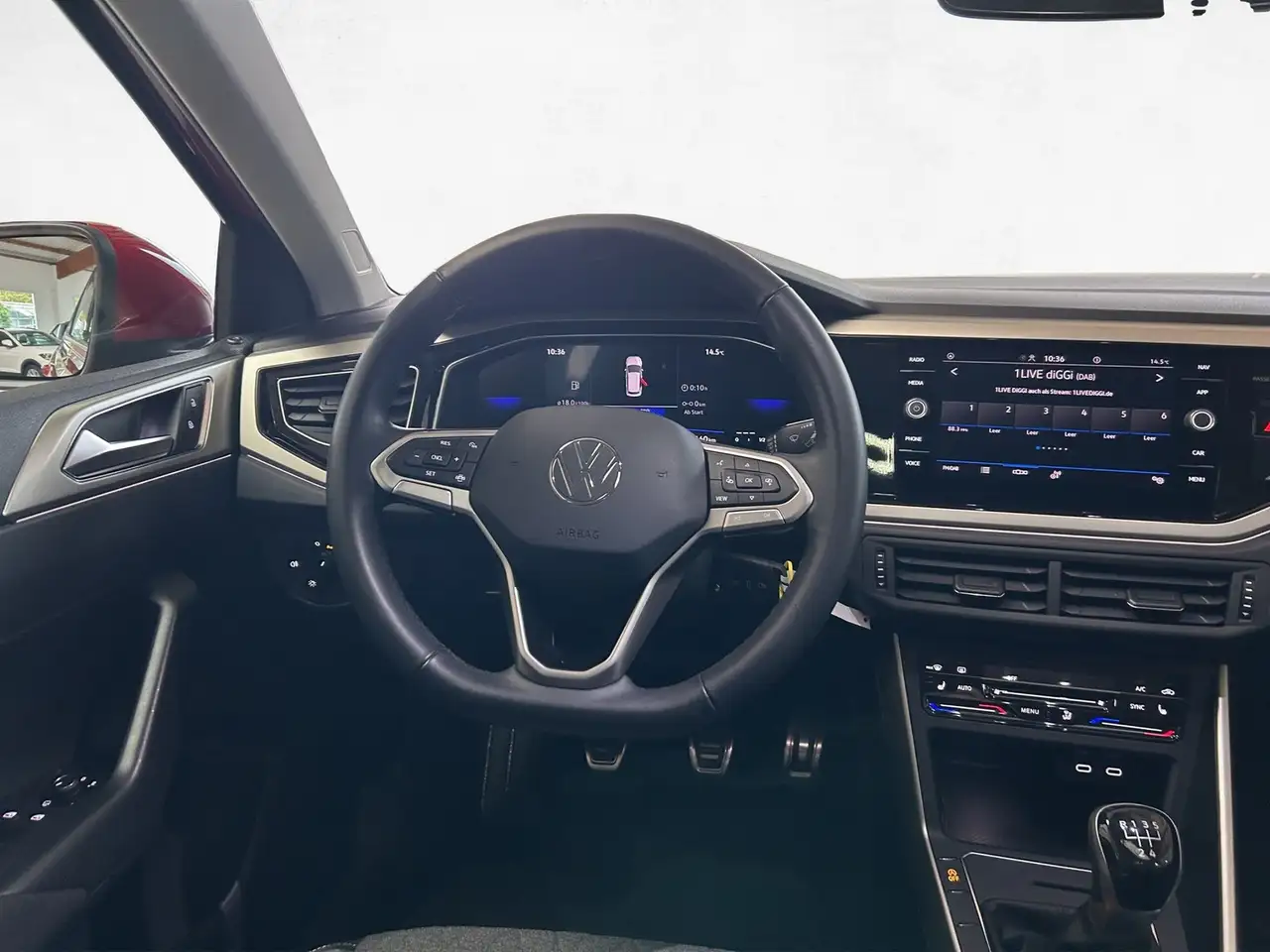 Volkswagen Taigo Life 1.0 TSI 5-Gang /AHK/Rückfahrkam/Pano — Galería del vehículo 12
