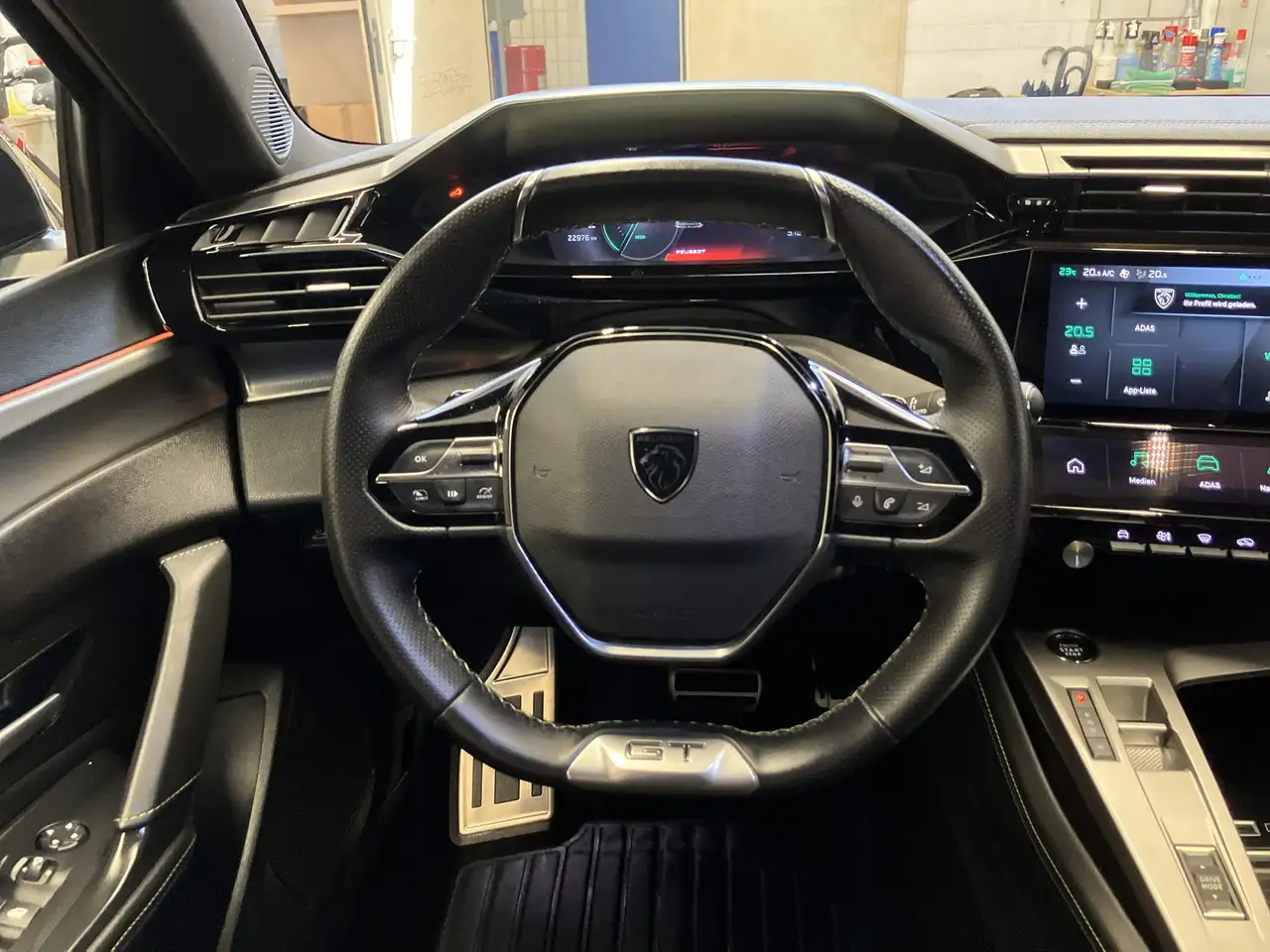 Peugeot 408 1.2 130 PureTech GT ACC+Alcantara+LED+Navi — Vehicle gallery 9
