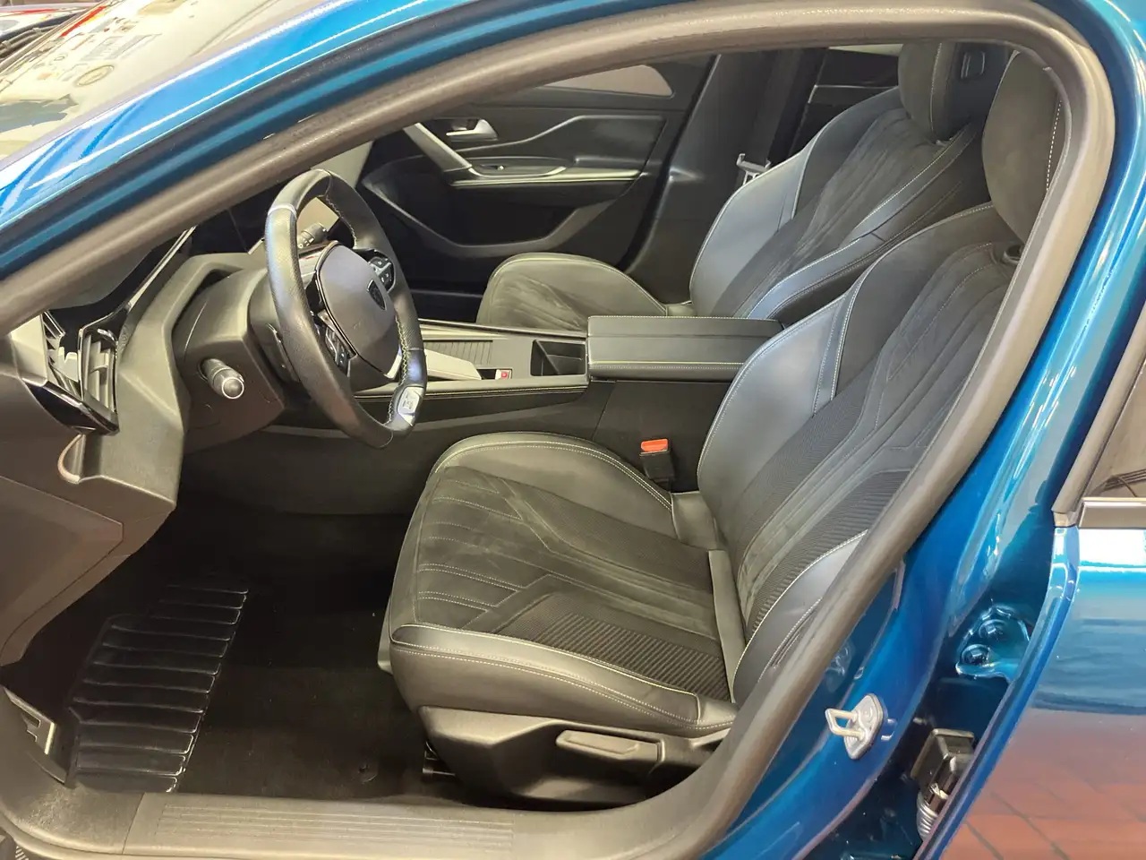 Peugeot 408 1.2 130 PureTech GT ACC+Alcantara+LED+Navi — Vehicle gallery 7