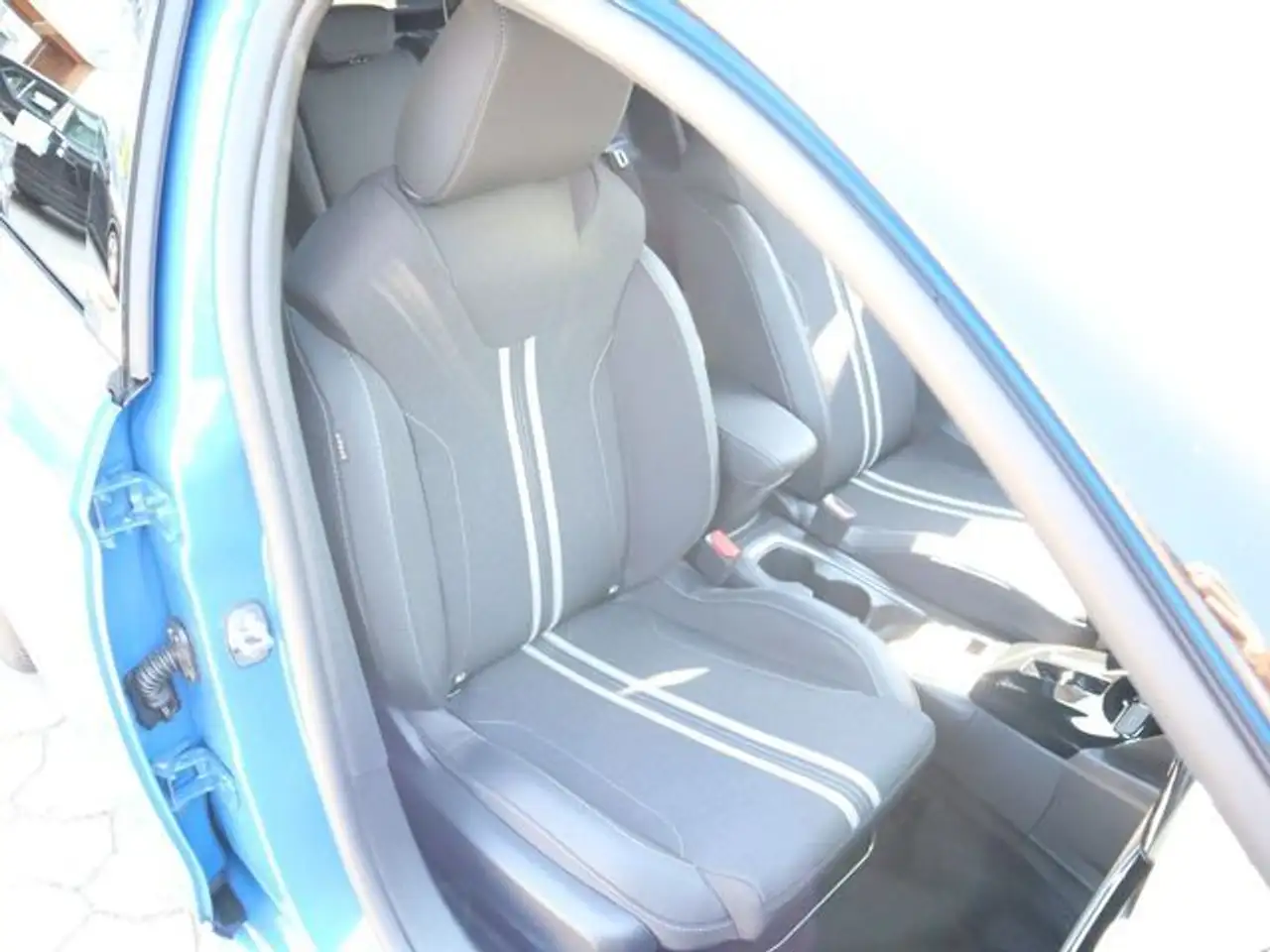 Opel Corsa GS 1.2 Turbo Aut.+Allwetter+Lenkradheiz+ — معرض صور السيارة 10