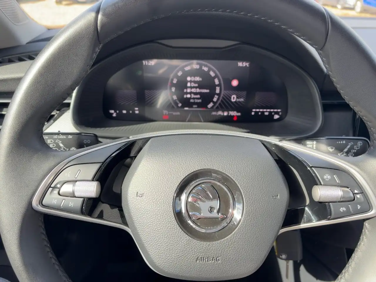 Skoda Kamiq 1.0 TSI Essence Klima Virt.Cockpit SmartLink PDC L — معرض صور السيارة 21